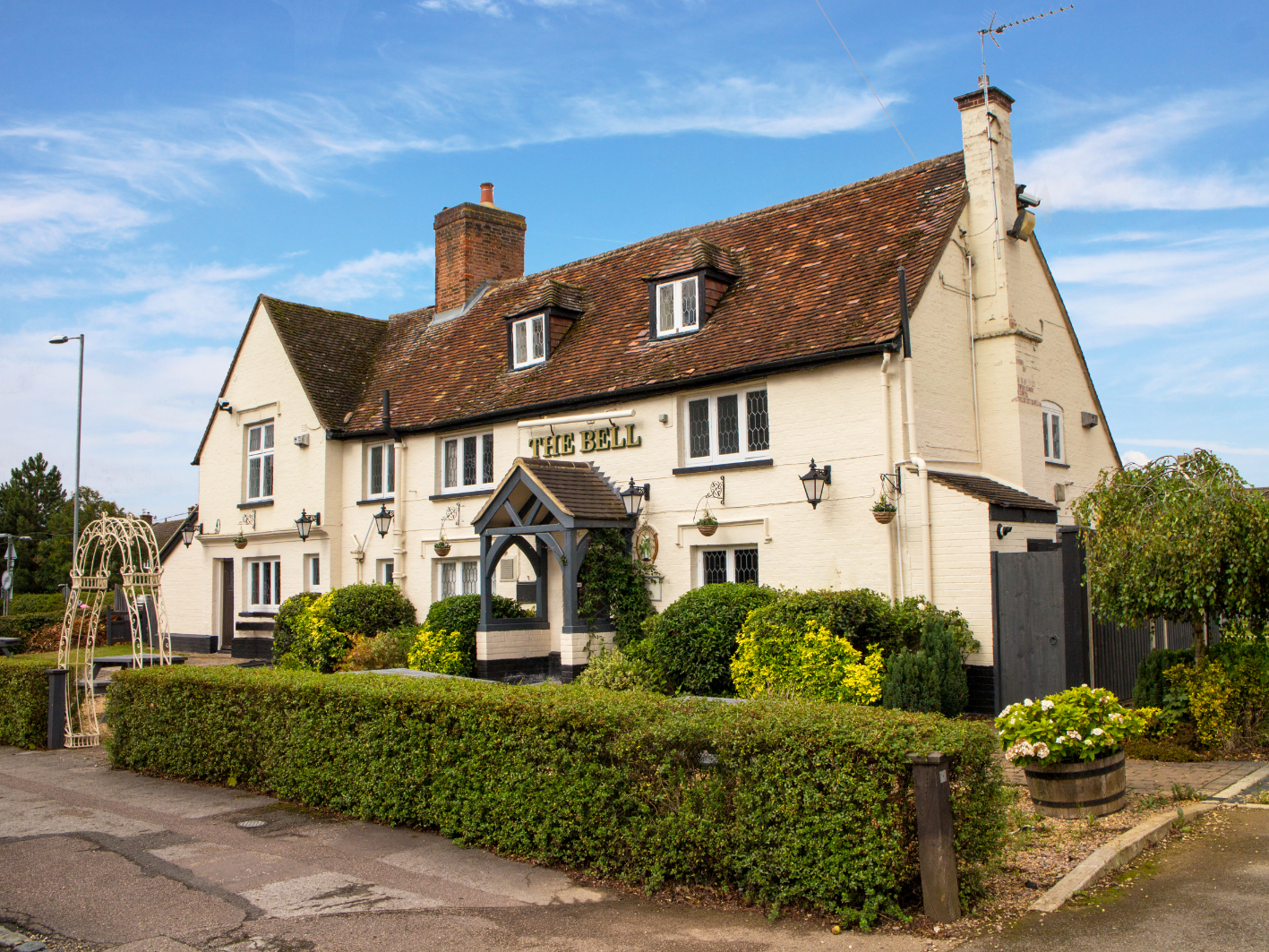 Popular refurbished food-led pub on the market in Bedfordshire