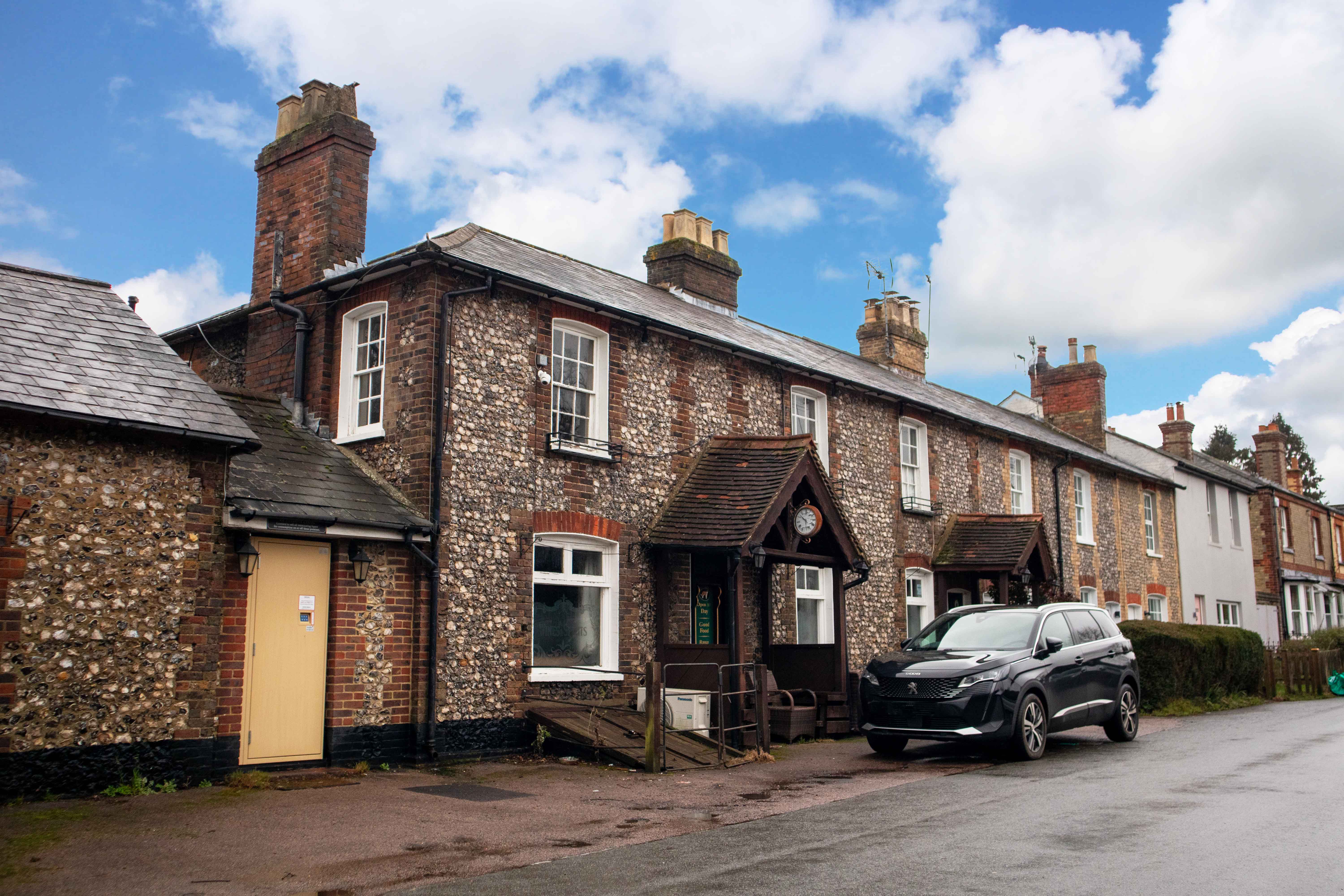 Sevenoaks village pub to let