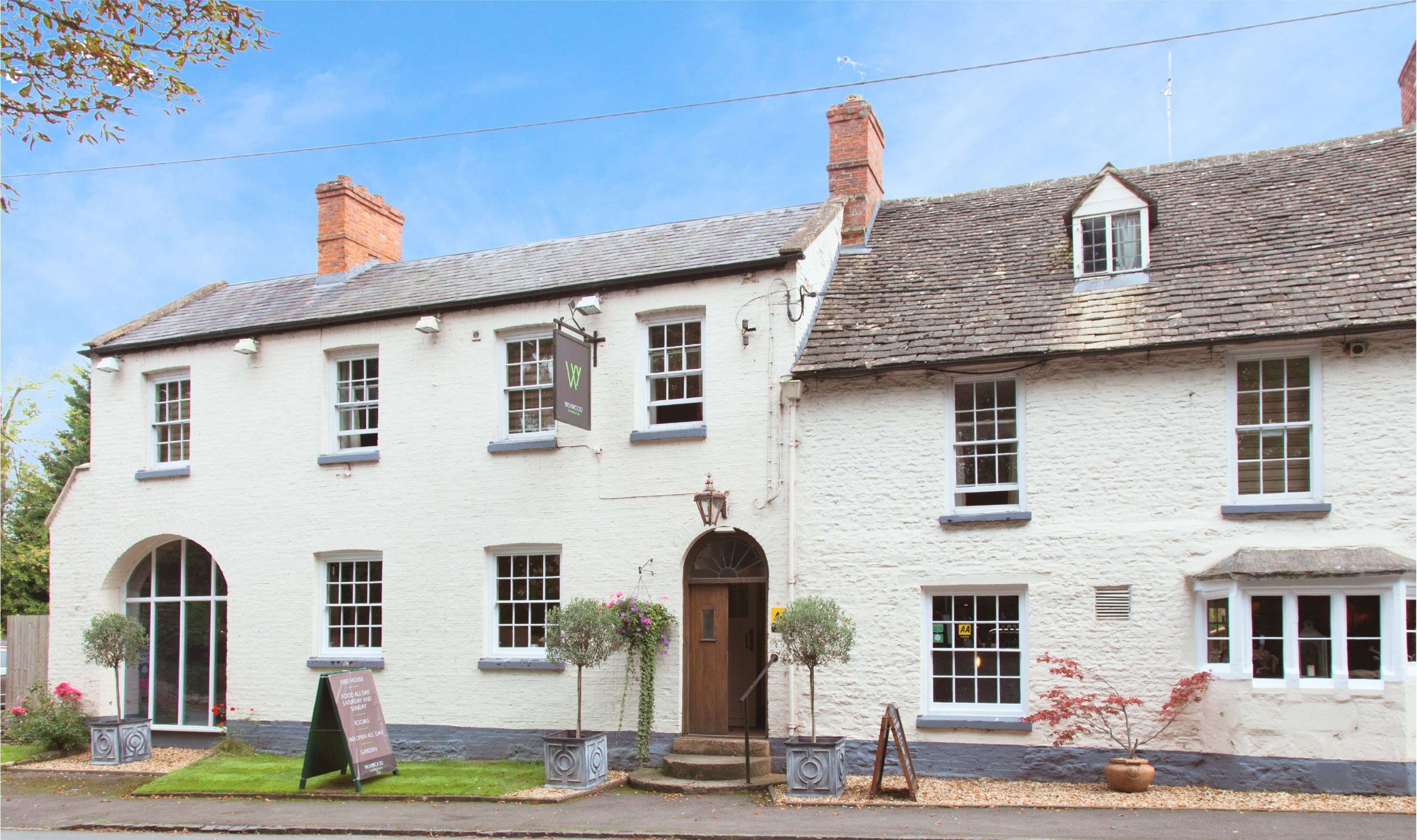 One of The Cotswold’s and Oxfordshire’s most successful and stunning inns for sale – The Wychwood Inn