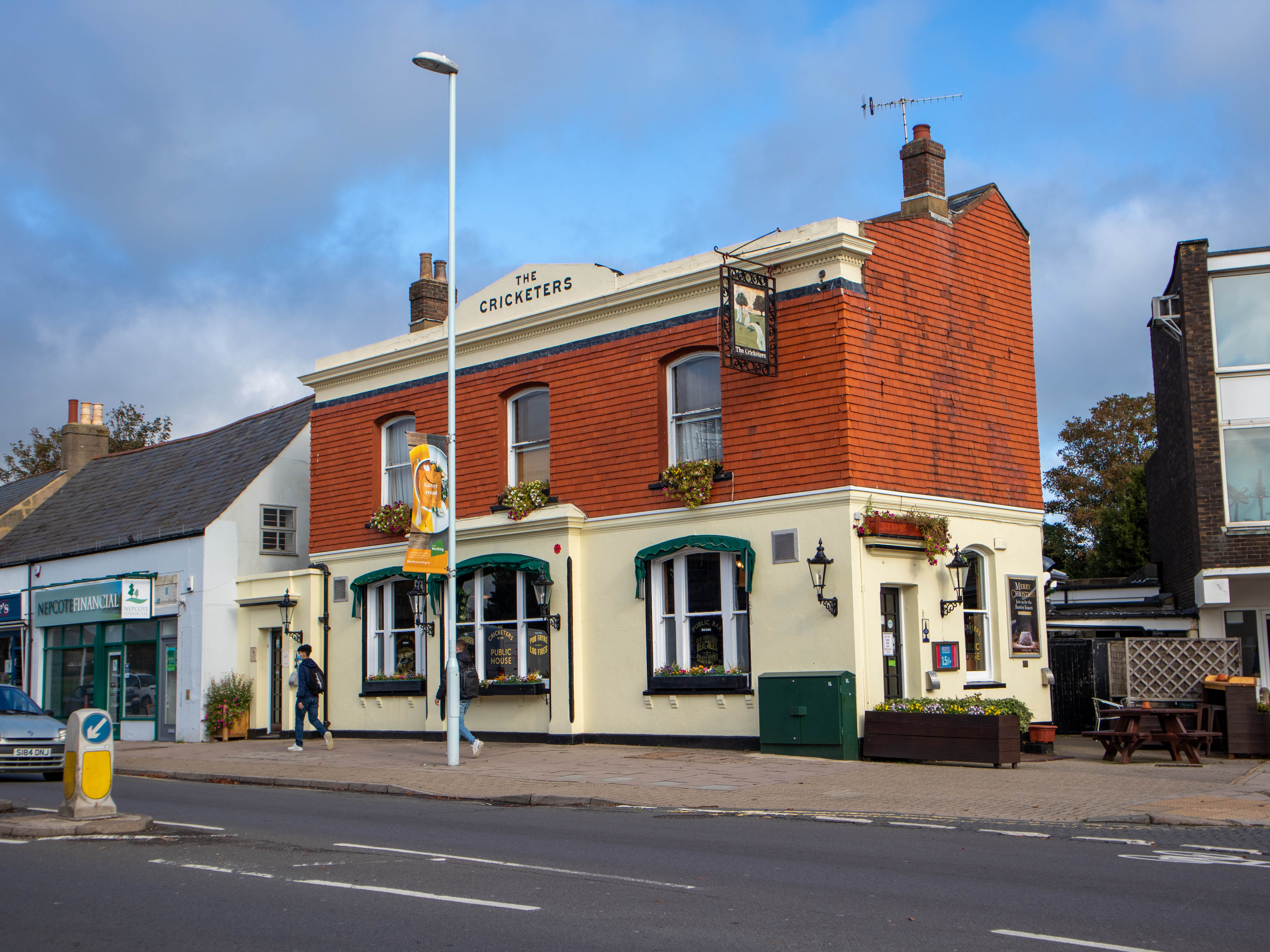 Bustling Worthing town centre pub hits the market