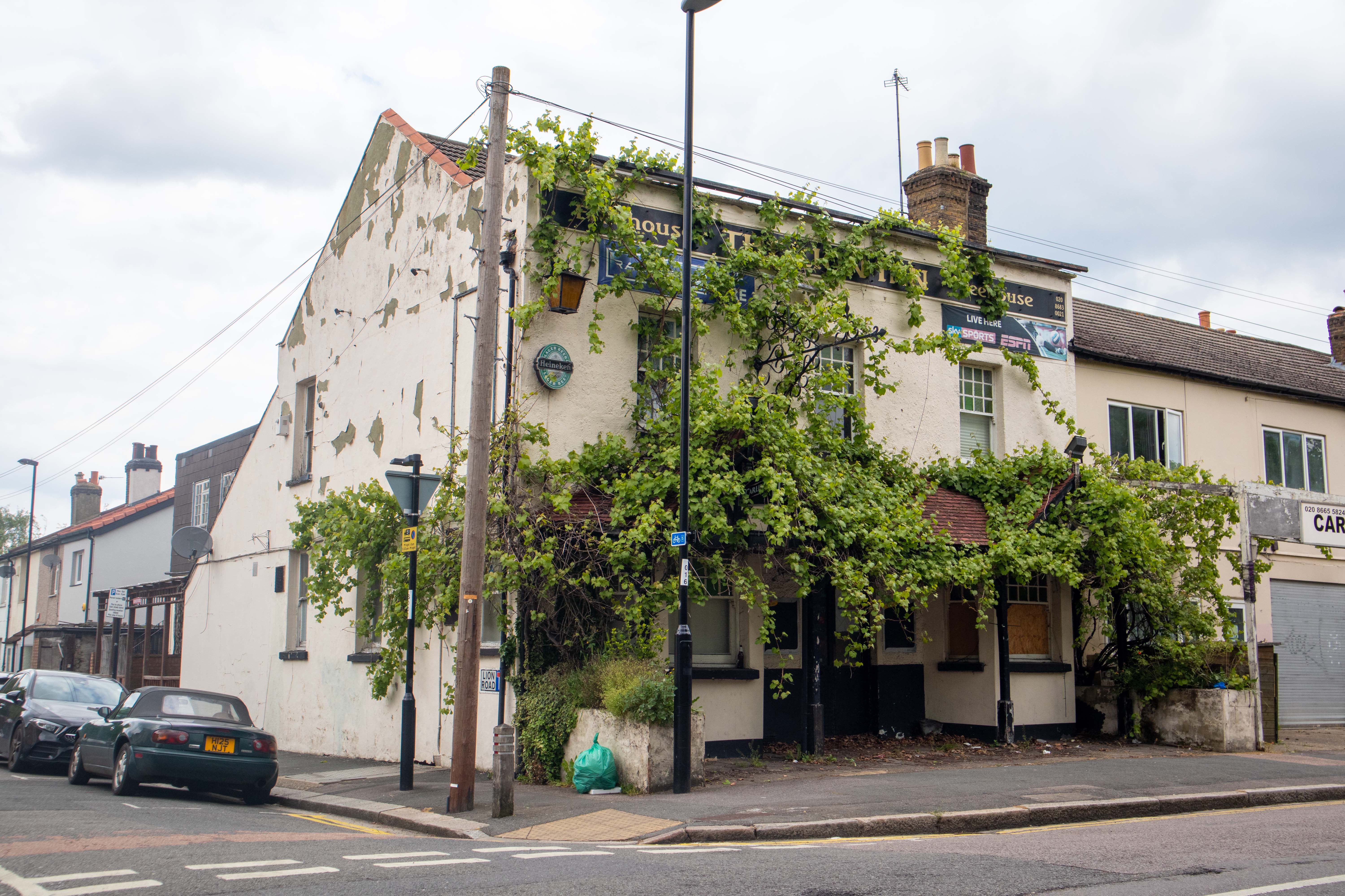 Closed pub in Croydon sold