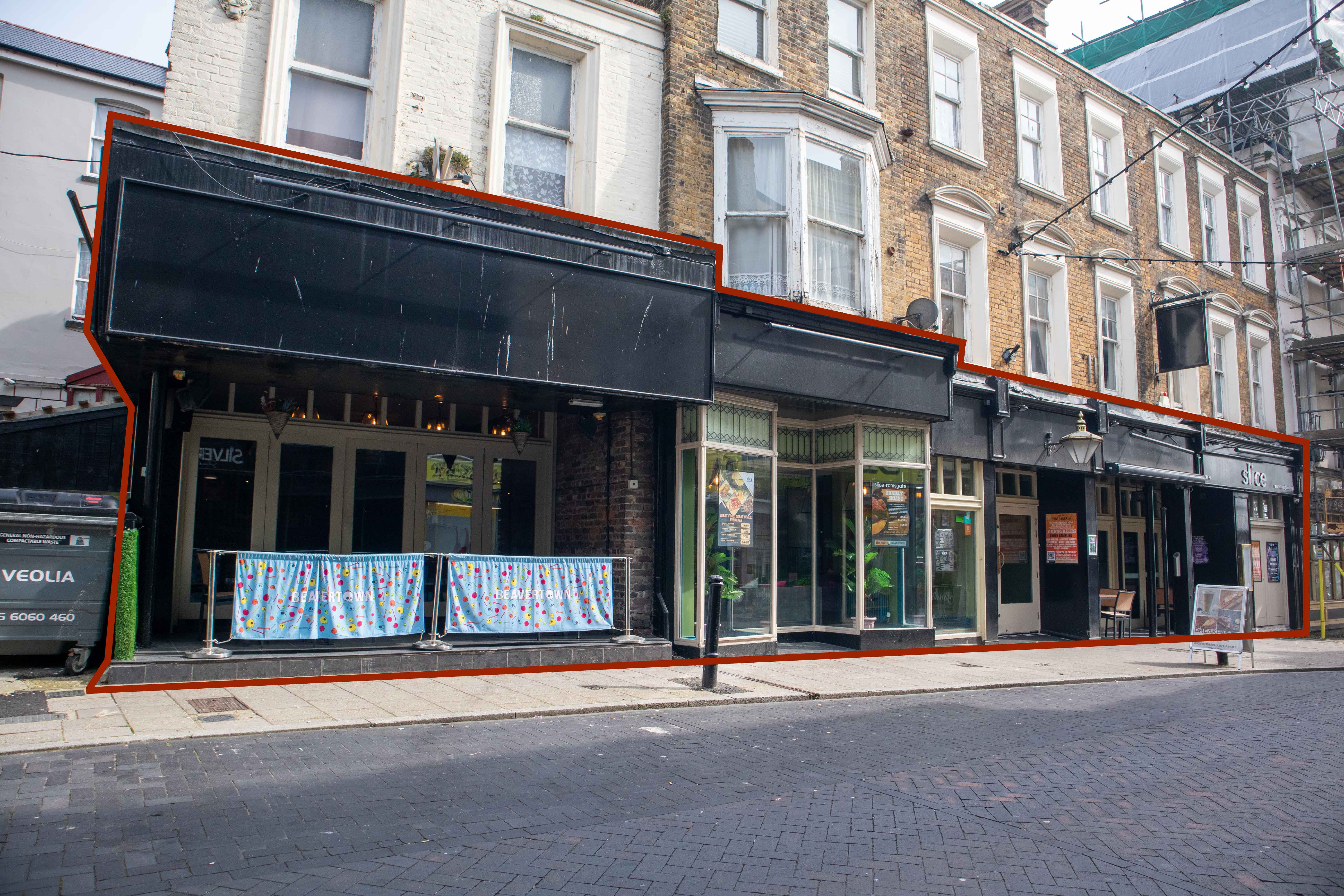 Large open-plan pub and restaurant to let in Ramsgate