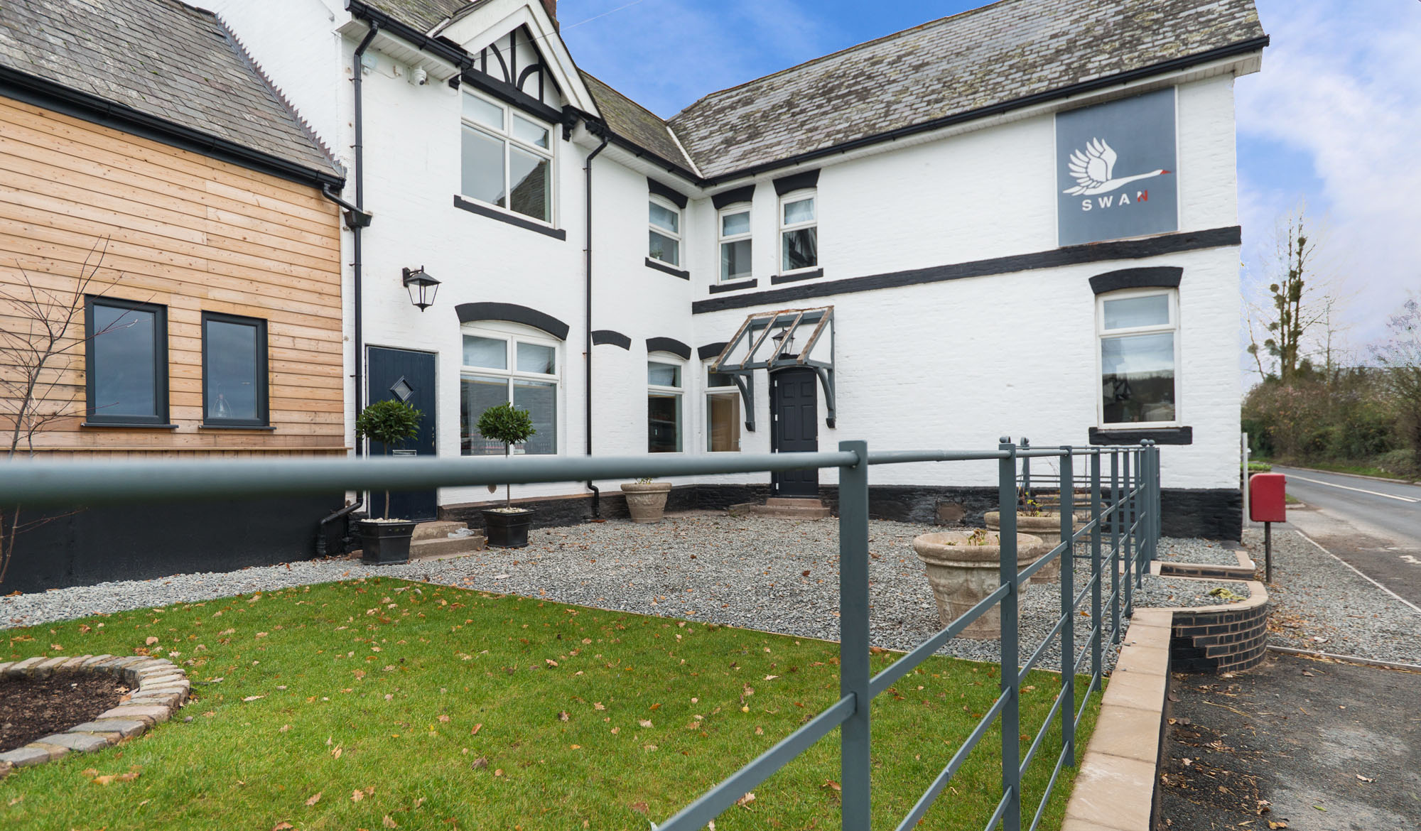 Outstanding renovated country inn sold