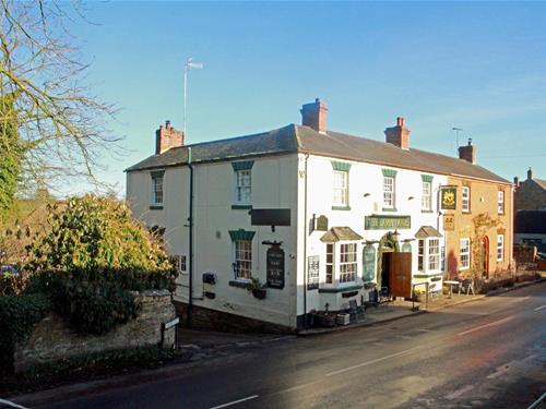 Oxfordshire village freehouse & inn for sale