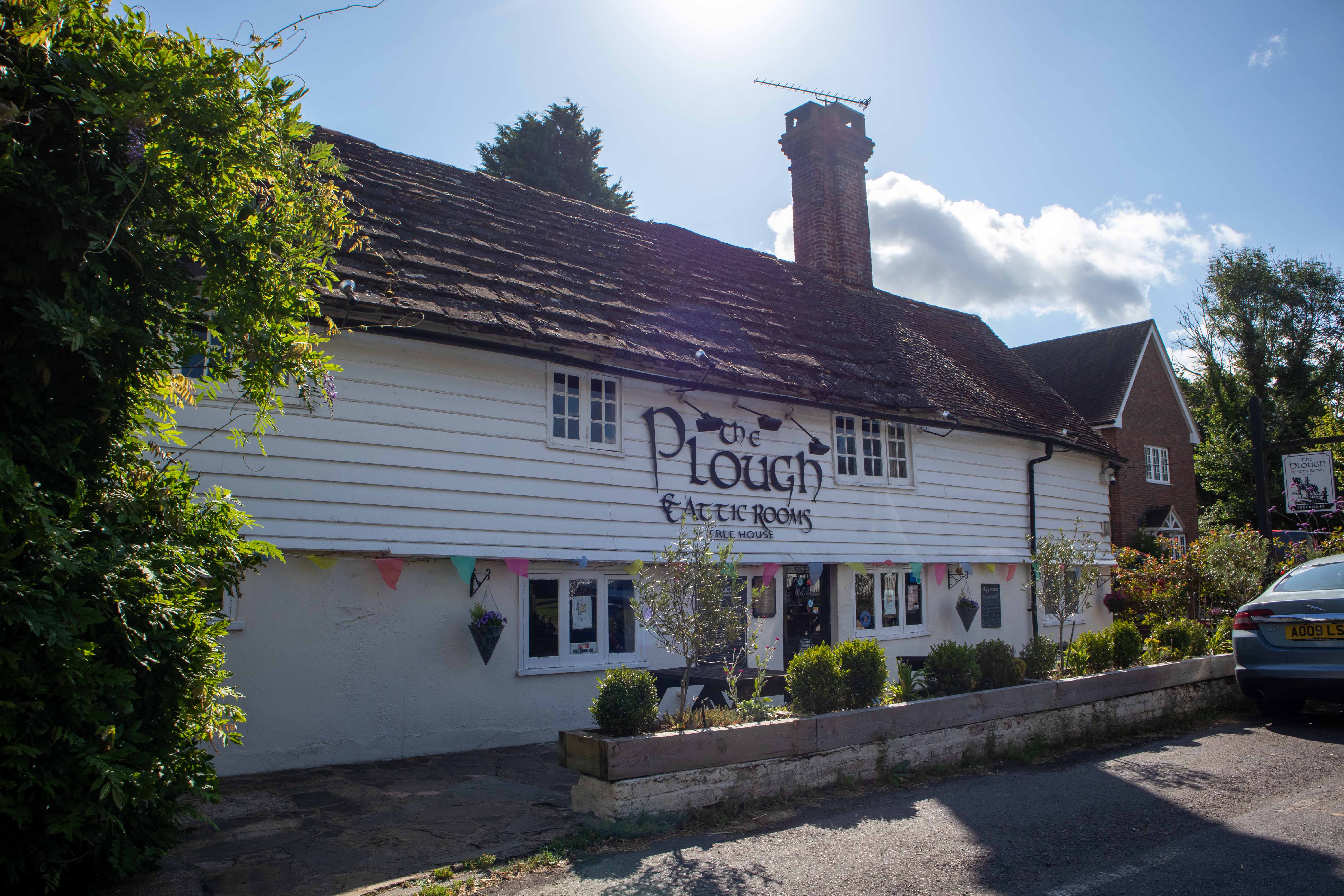 Historic free-of-tie West Sussex pub for sale