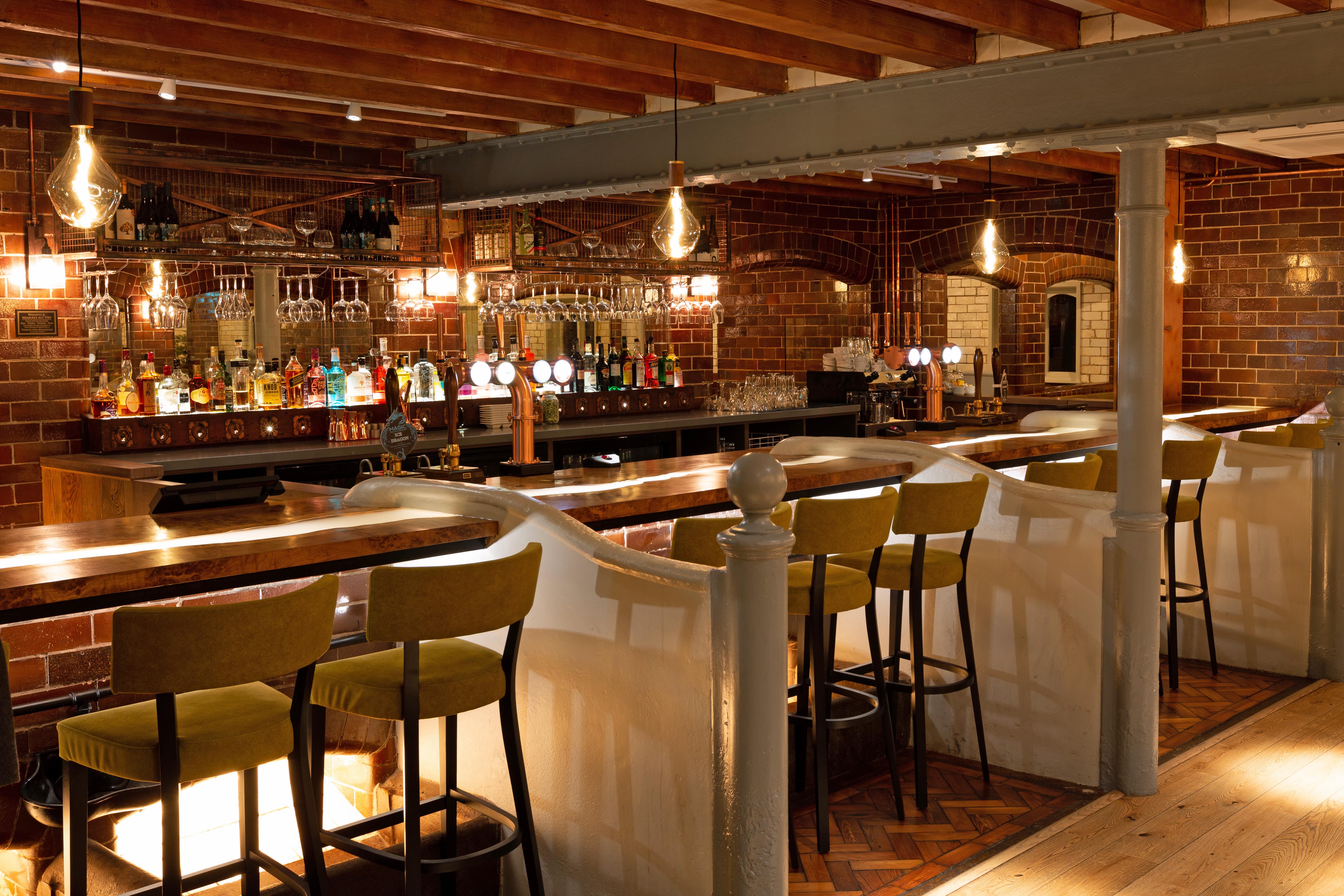 Stunning restaurant and wine bar to let on 5* holiday complex