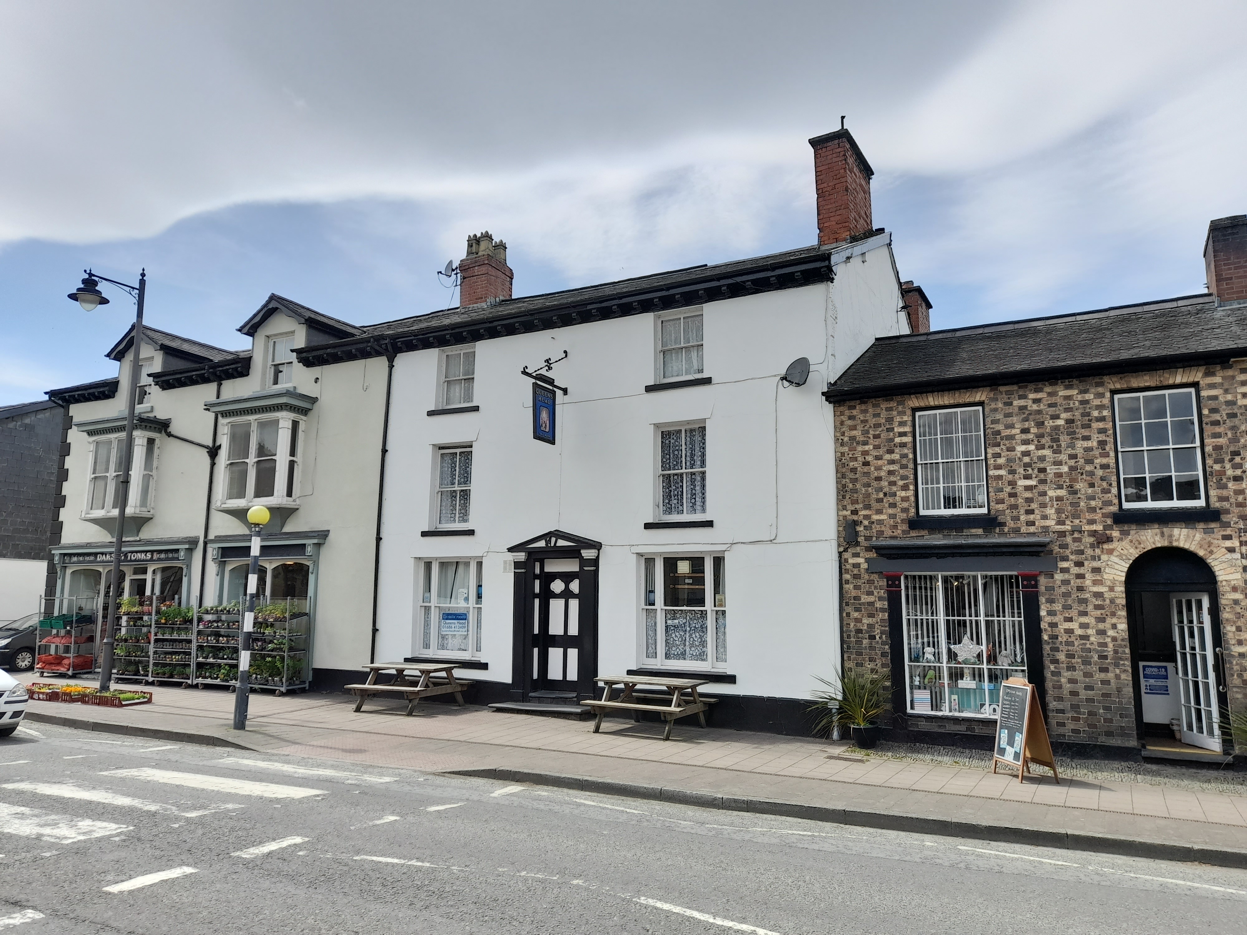 Public house with letting rooms sold