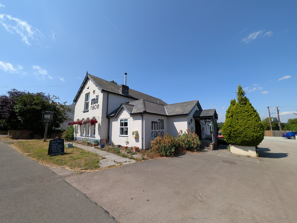 Popular pub and dining venue set in the heart of the Wye Valley for sale