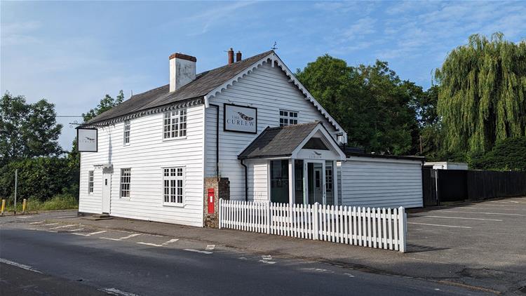 Landmark former Michelin Star restaurant/bar let