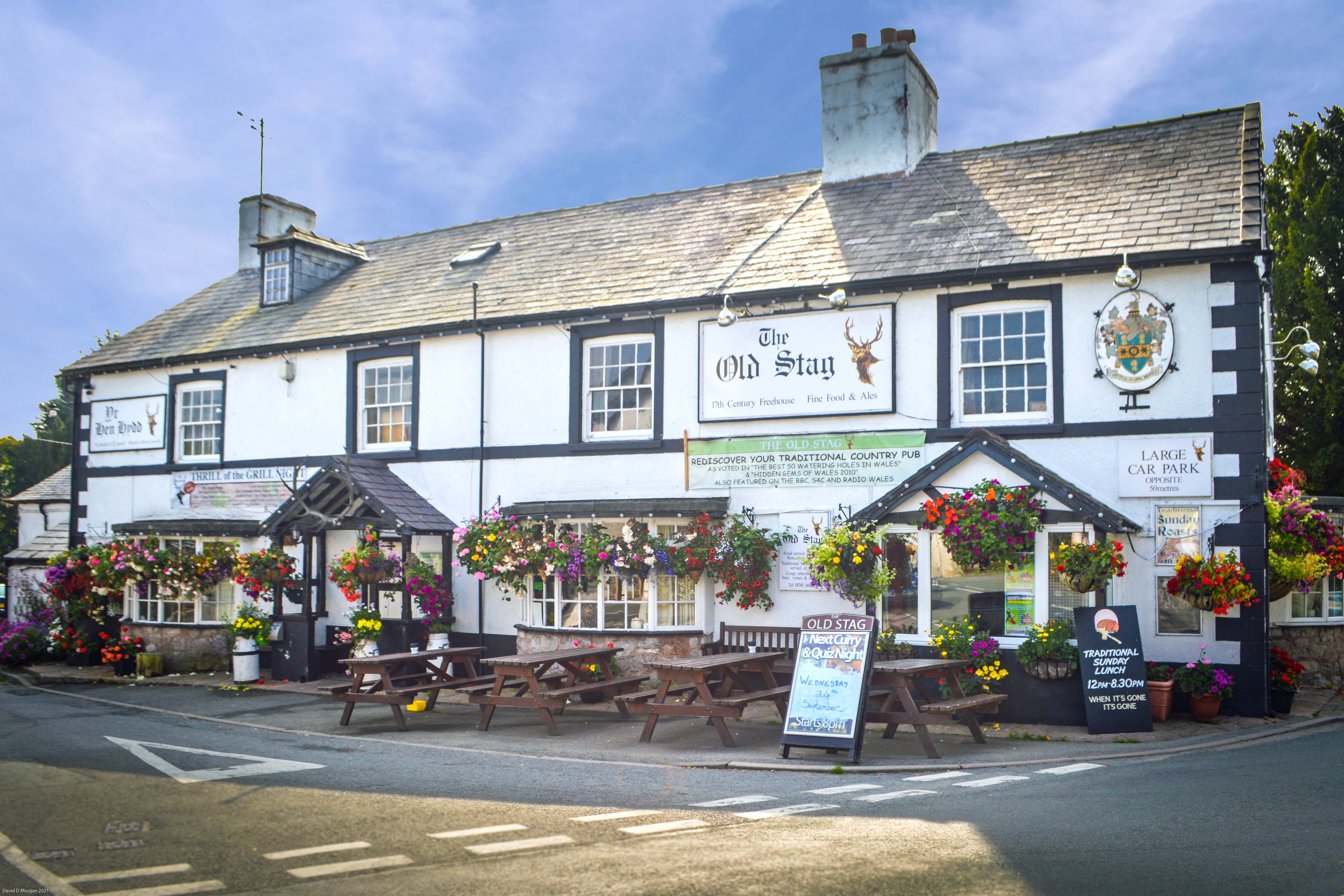 Historic freehold North Wales country pub for sale