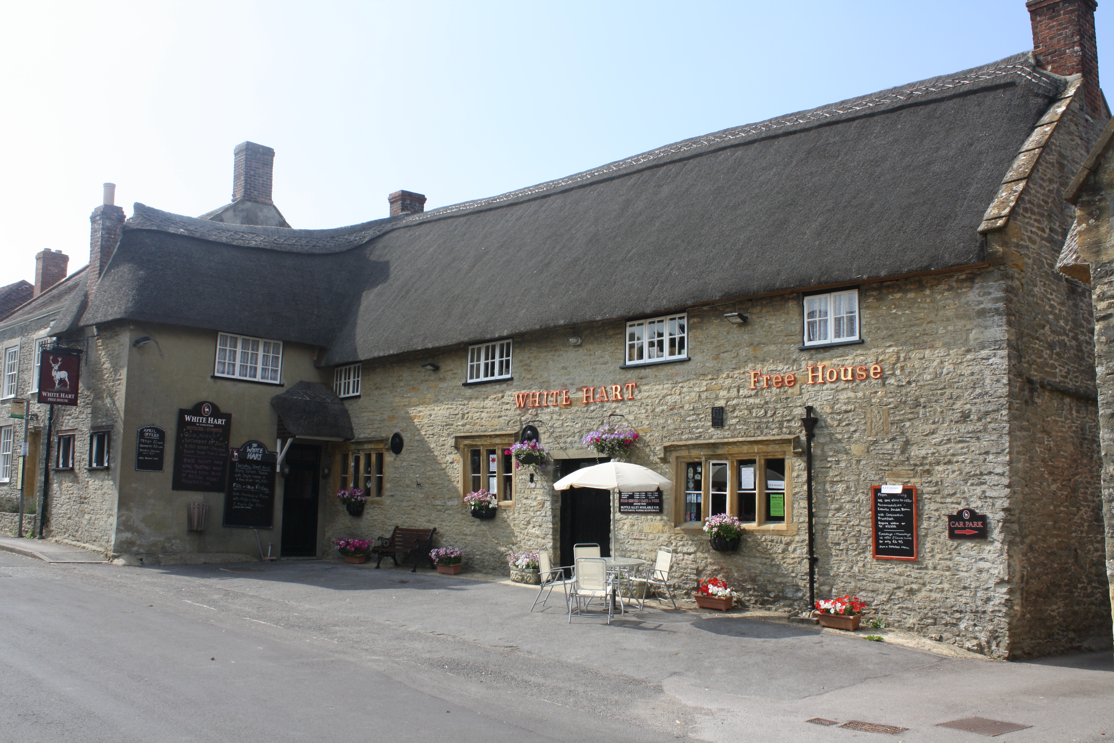 A Charming 17th Century Freehouse in a Dorset Picturesque Village for Sale