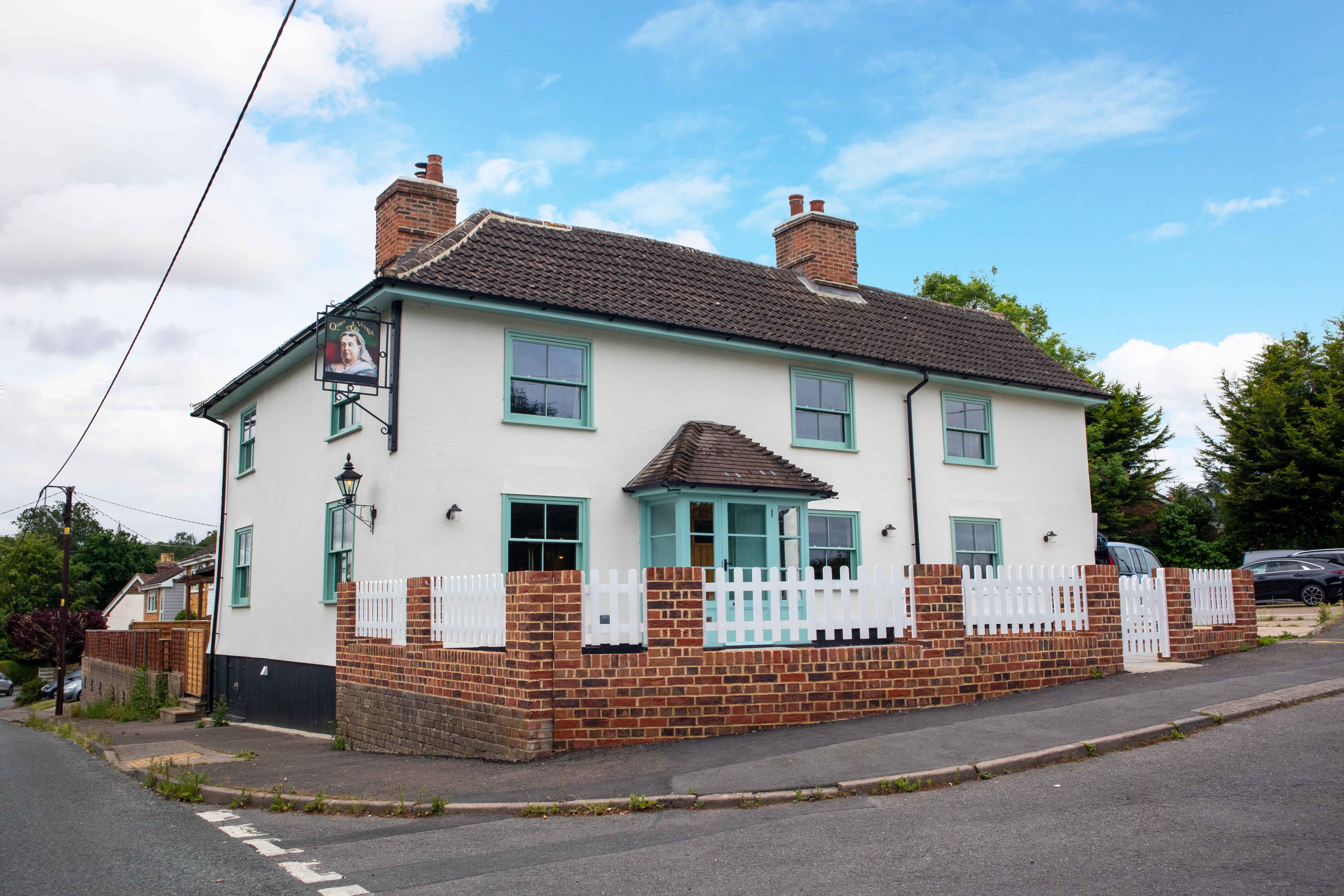 Fully renovated freehouse in Essex to let