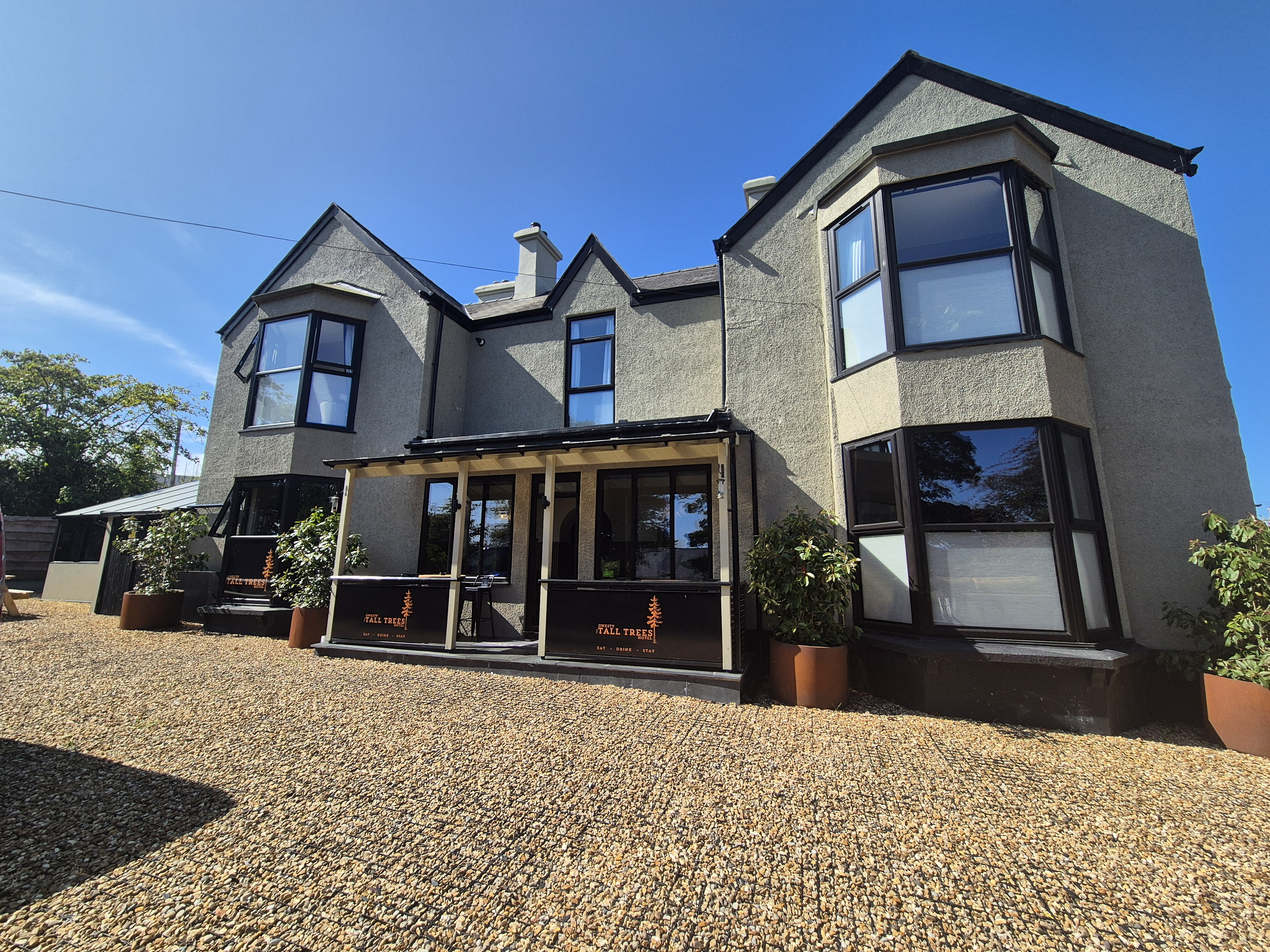 Refurbished Anglesey hotel, bar and restaurant for sale