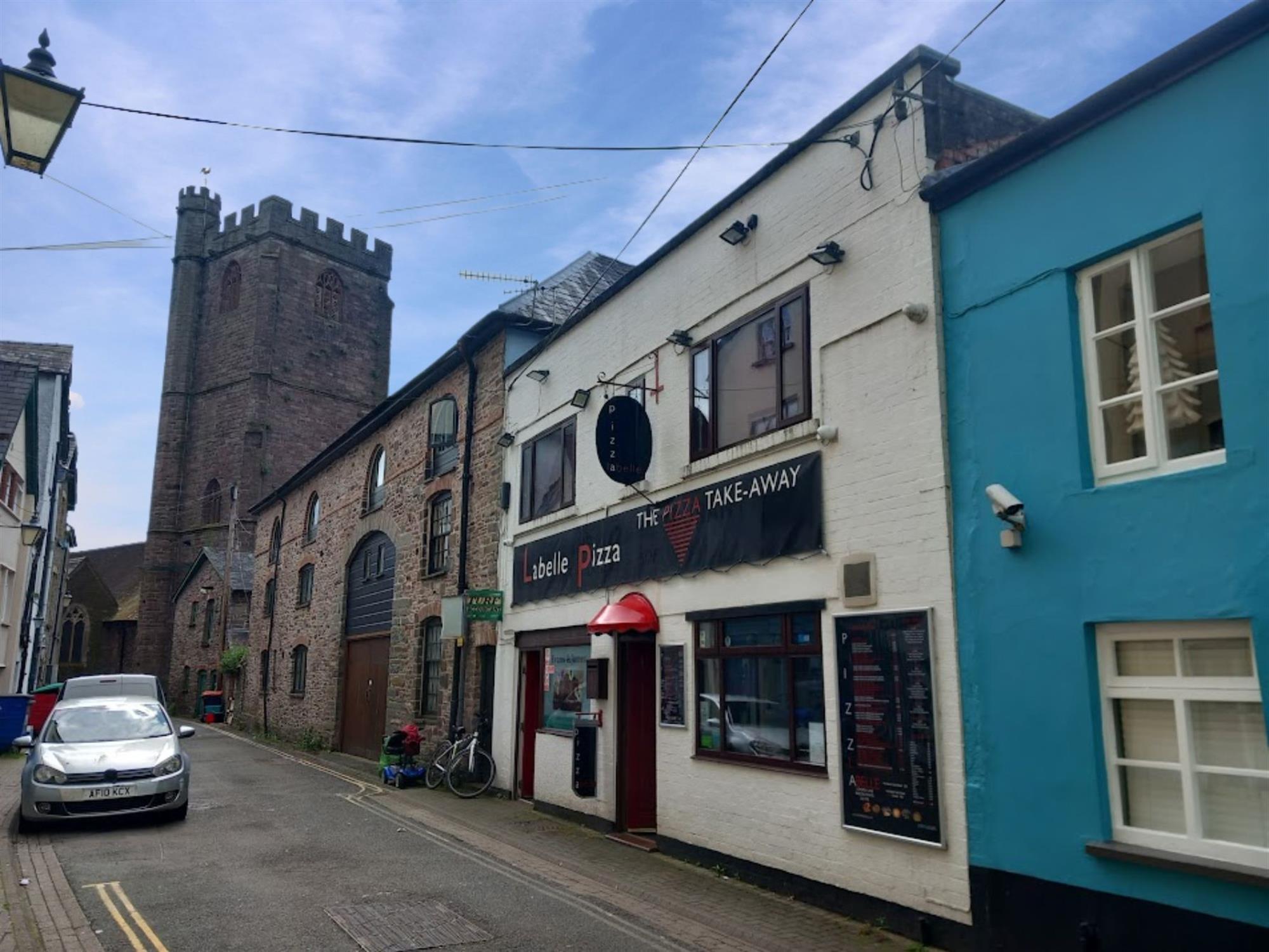 BRECON BEACONS NATIONAL PARK – ESTABLISHED AND PROFITABLE TAKEAWAY BUSINESS AT THE HEART OF MAJOR TOURIST TOWN