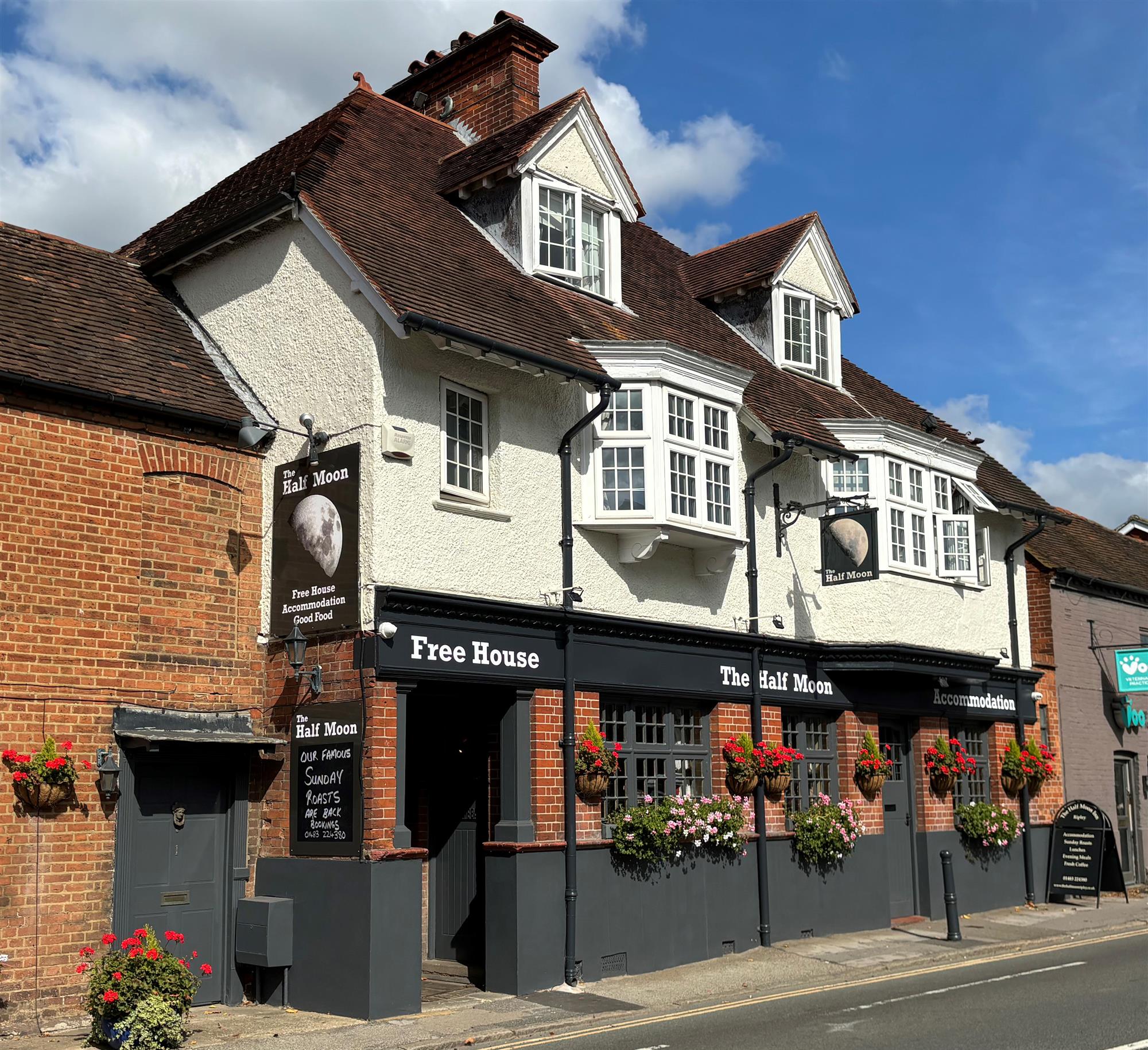SURREY - PROFITABLE PUB WITH LETTING ROOMS