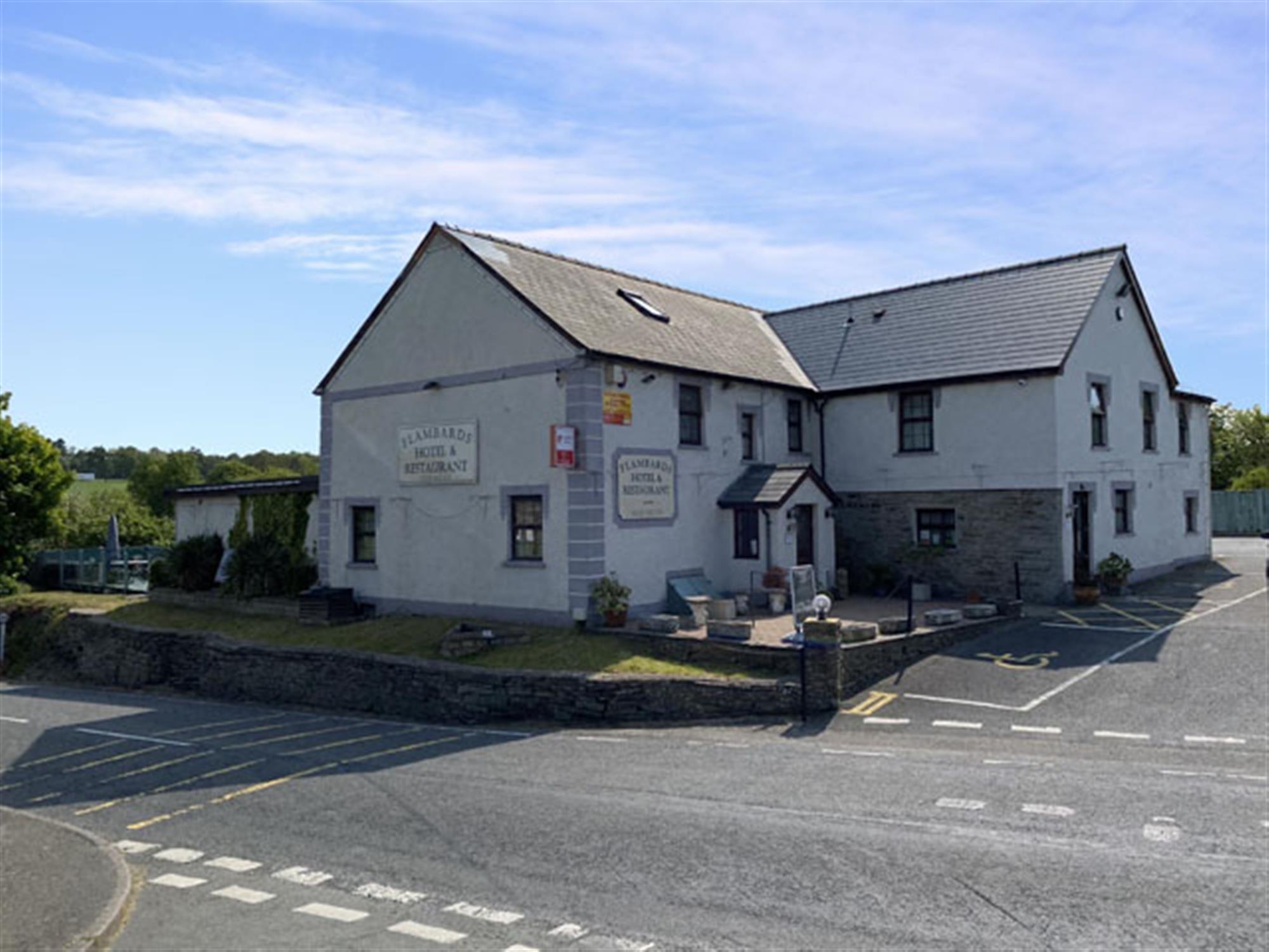 PEMBROKESHIRE/CEREDIGION BORDER - TEIFI VALLEY HOTEL & RESTAURANT
