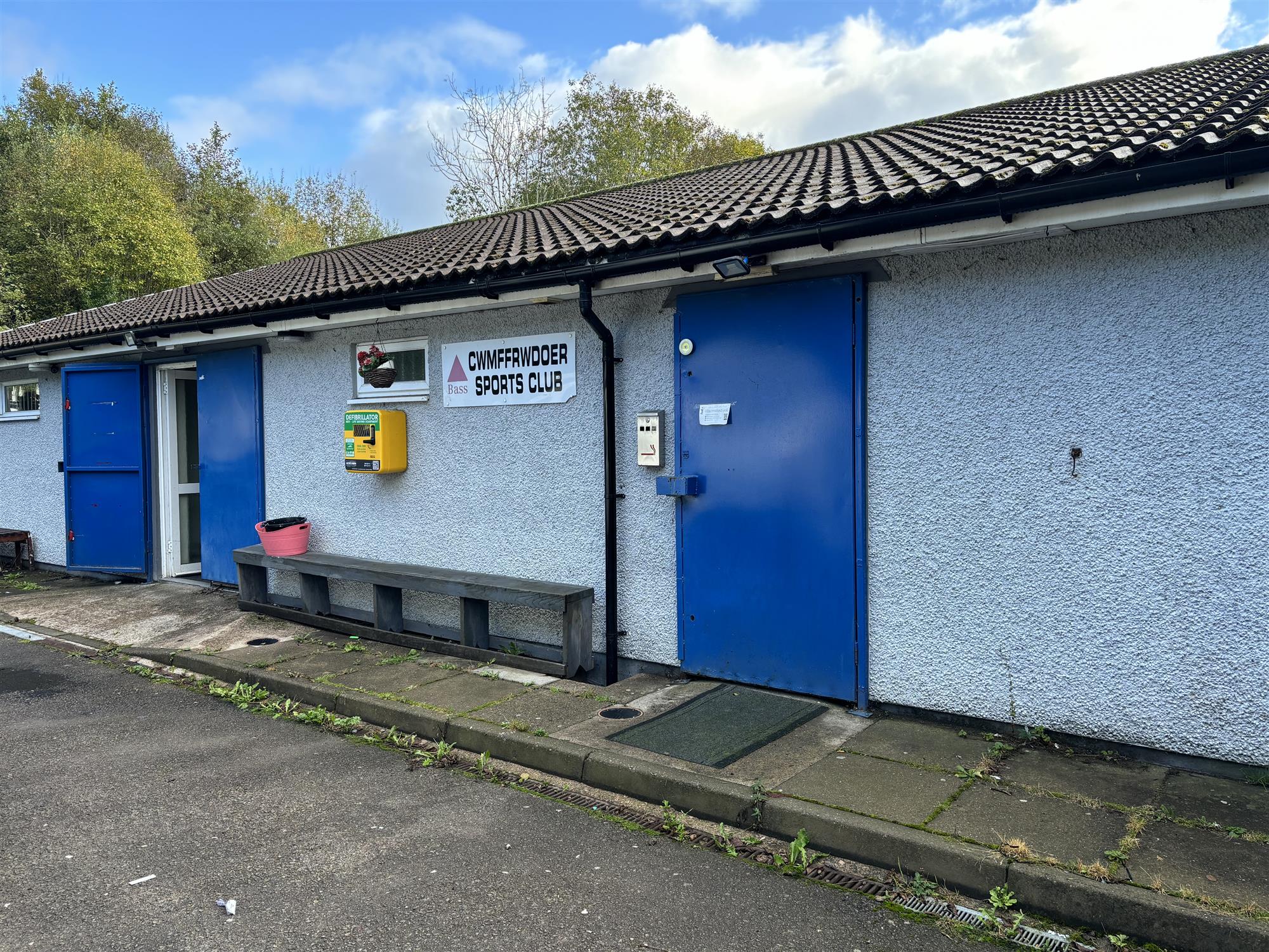 CWMBRAN - LOCK-UP SPORTS CLUB ON THE EDGE OF INDUSTRIAL AREA
