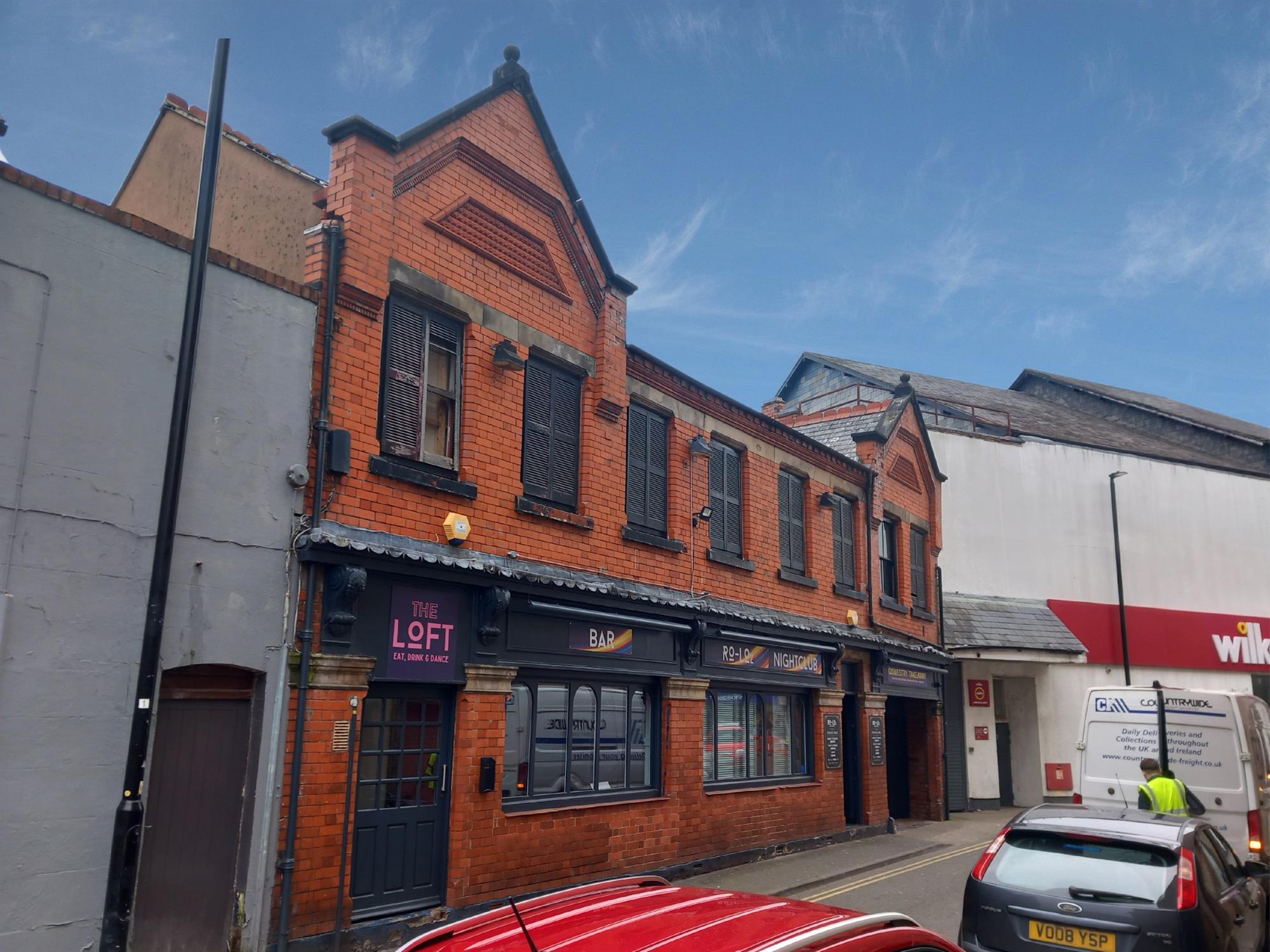 SHROPSHIRE - INVESTMENT NIGHTCLUB WITH TWO RESIDENTIAL PROPERTIES AND POTENTIAL FOR THE DEVELOPMENT OF A BARN