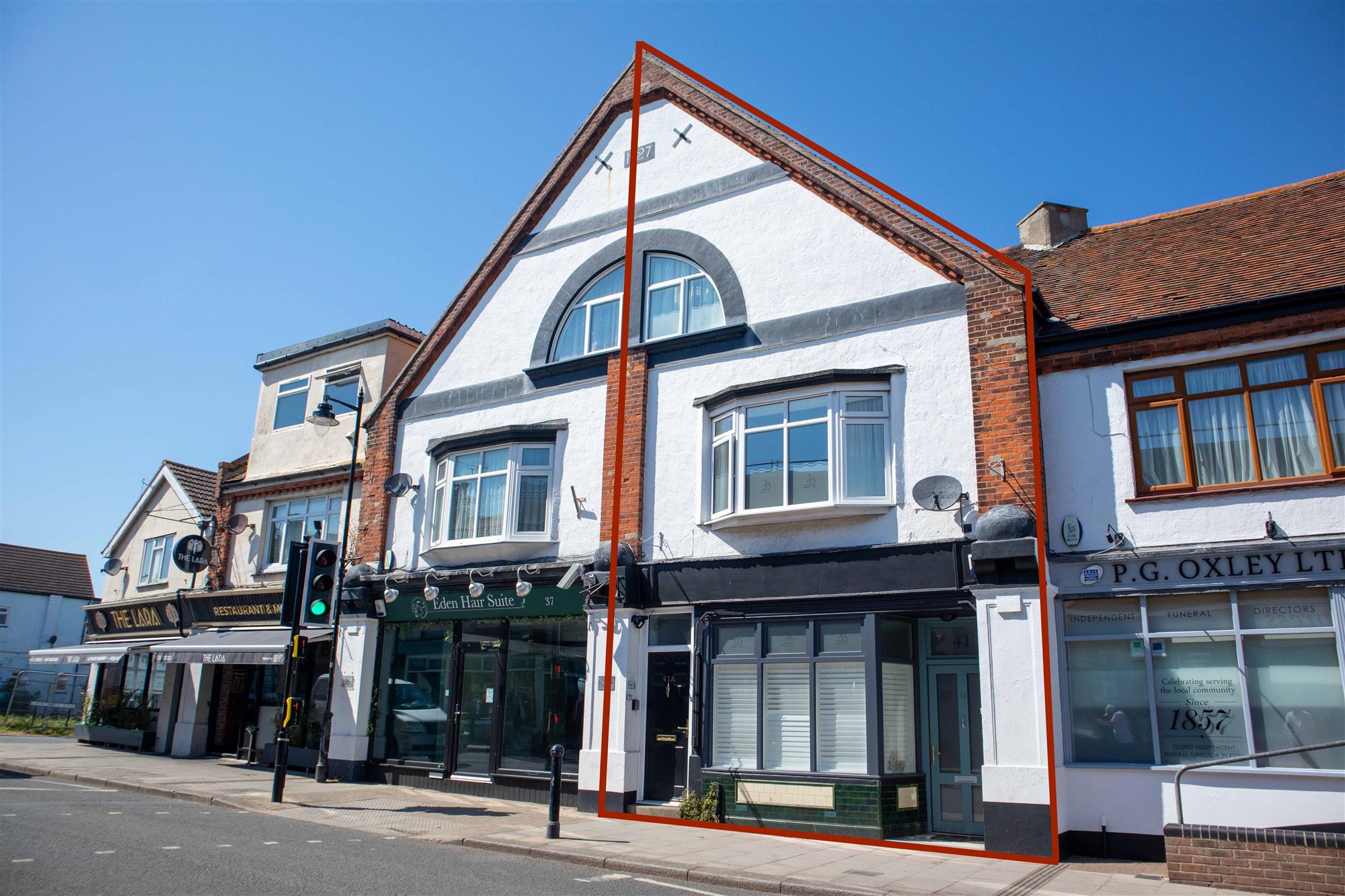 ESSEX - FOUR BEDROOM HOLIDAY LET & ONE BEDROOM FLAT