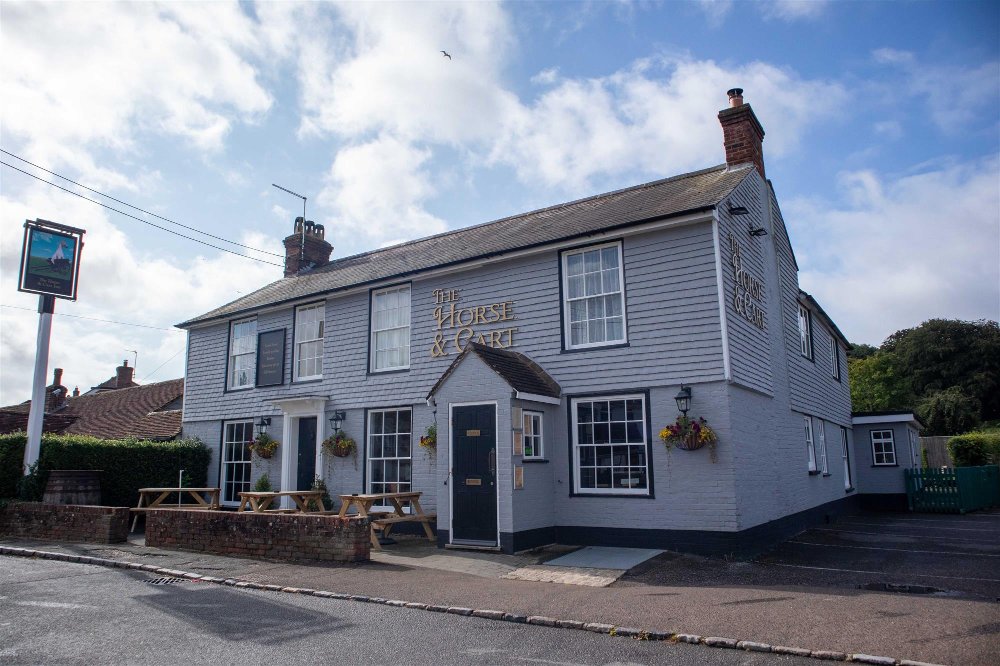 EAST SUSSEX - FINELY PRESENTED PUB WITH LETTING ROOMS