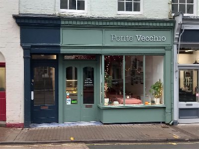 HEREFORD CITY CENTRE - WELL-ESTABLISHED RESTAURANT OPERATED ON LIMITED HOURS AND CLOSE TO MAJOR TOURIST ATTRACTION
