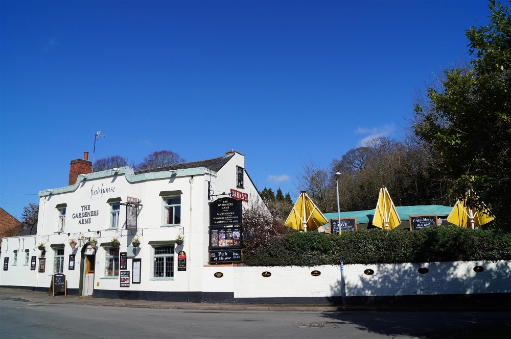 WORCESTERSHIRE - SPA TOWN PUB