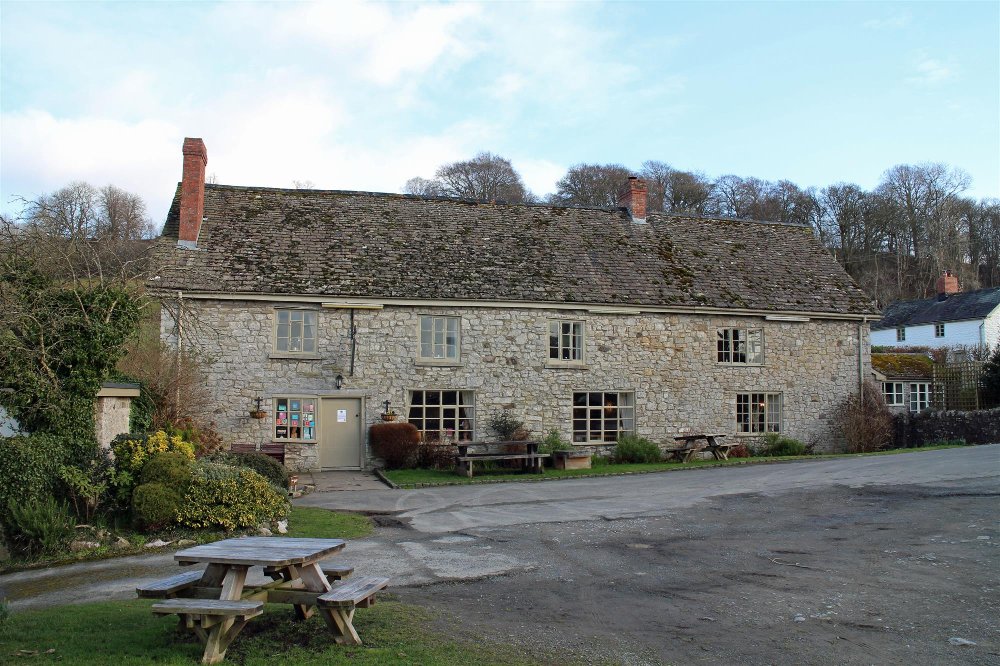HEREFORDSHIRE/POWYS BORDER - HISTORIC 16TH CENTURY INN