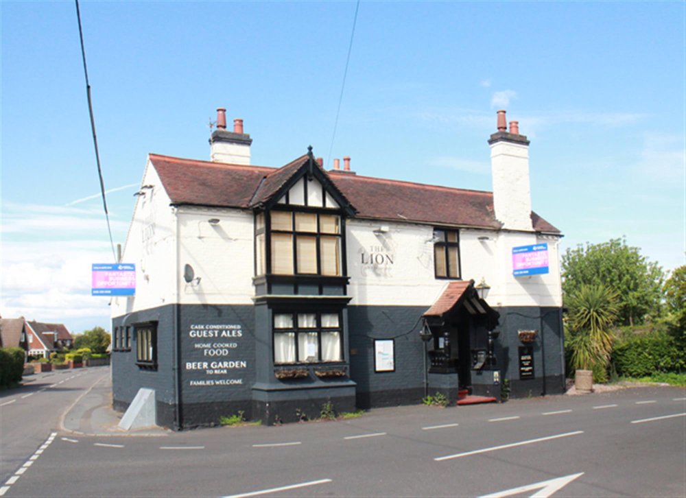 SHROPSHIRE - PUB WITH ADDITIONAL LAND