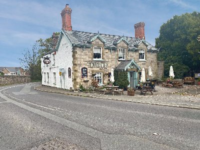 DENBIGHSHIRE – PICTURESQUE 17TH CENTURY VILLAGE PUB and RESTAURANT