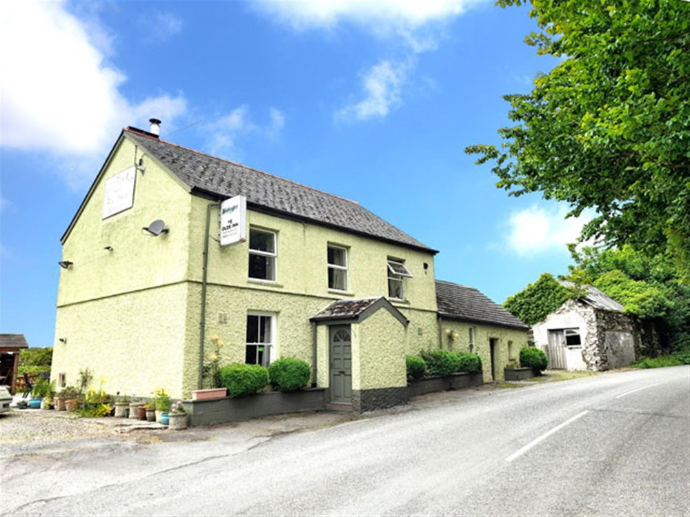 PEMBROKESHIRE - VILLAGE PUB & RESTAURANT