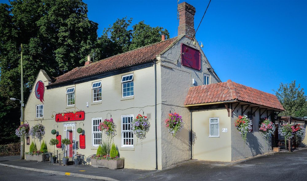 LINCOLNSHIRE - AWARD WINNING STONE FRONTED PROFIT MAKING PUB & RESTAURANT