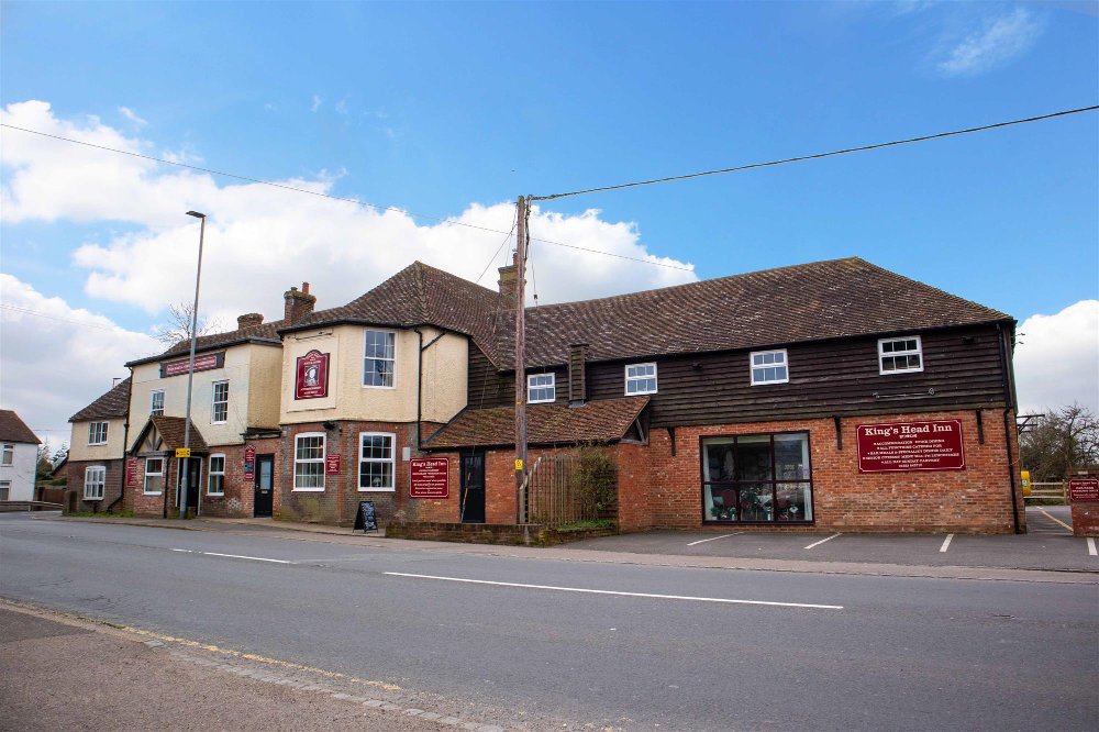EAST SUSSEX - HIGH TURNOVER FOOD-LED PUB WITH LETTING ROOMS