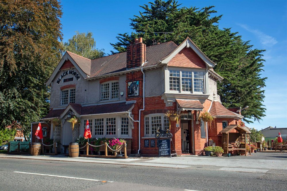 LONDON/KENT - PROFITABLE FREE-OF-TIE PUB FOR SALE