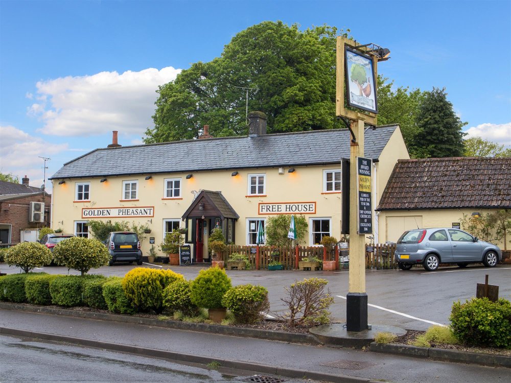 HAMPSHIRE - WELL ESTABLISHED FOOD-LED PUB