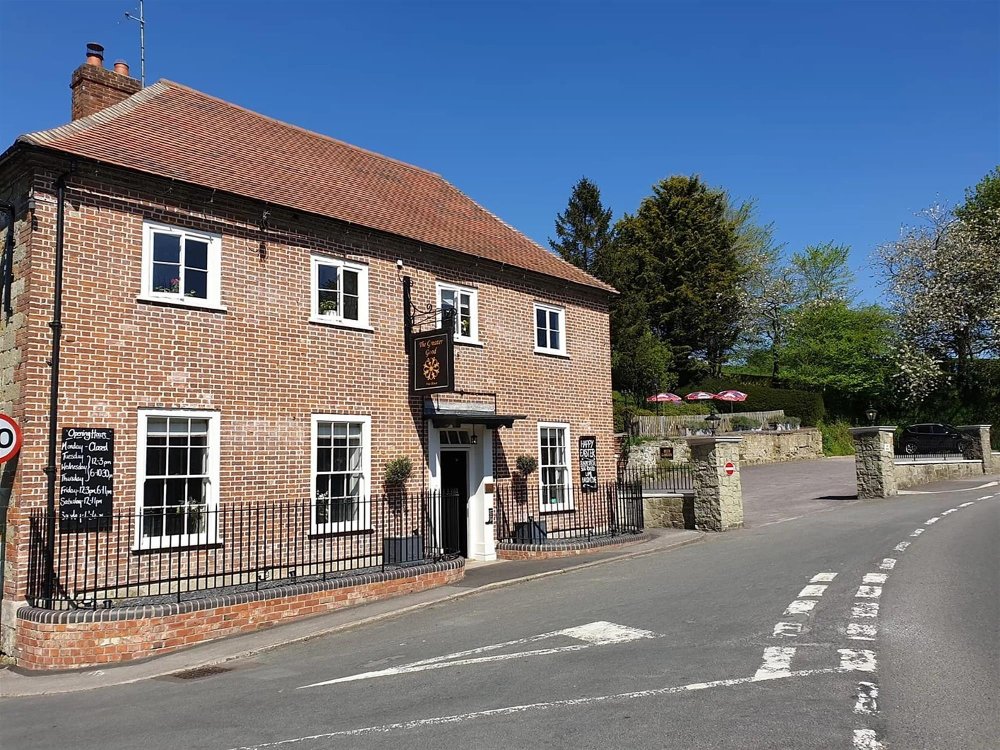 WILTSHIRE - PRESTIGIOUS VILLAGE FREEHOUSE WITH LETTING ACCOMMODATION