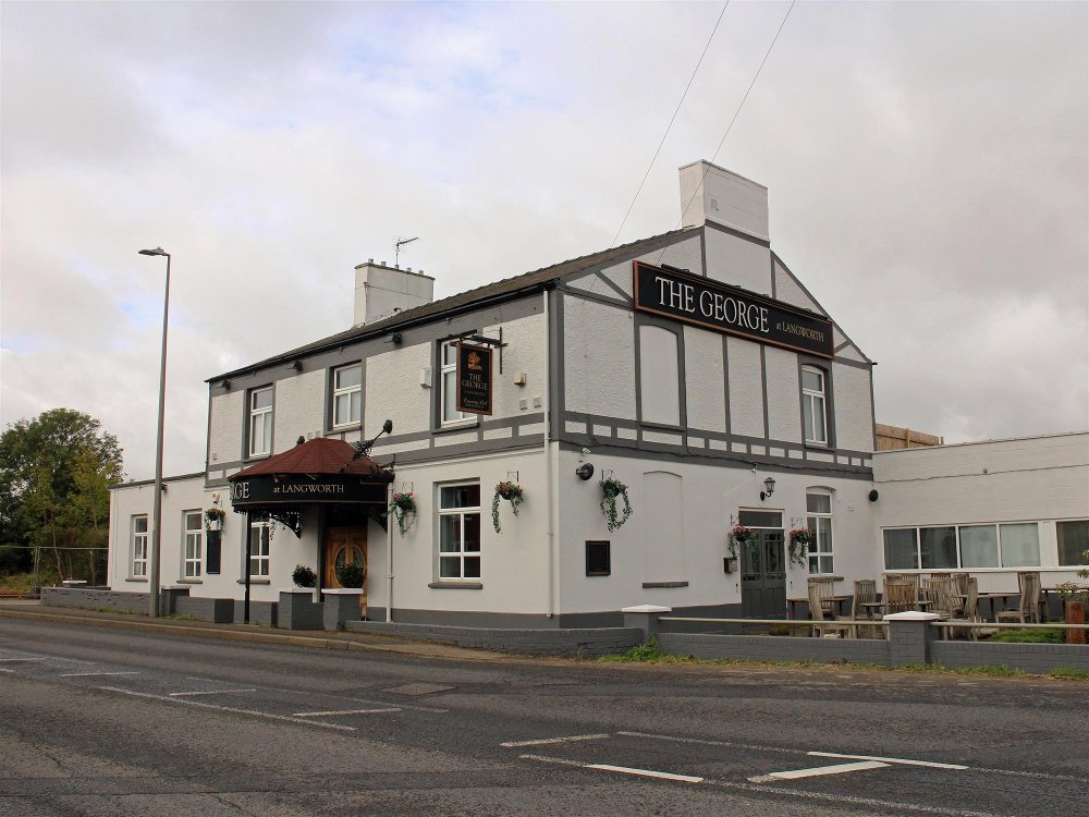 LINCOLNSHIRE - BUSY ROADSIDE PUB AND RESTAURANT ON 3 ACRE PLOT