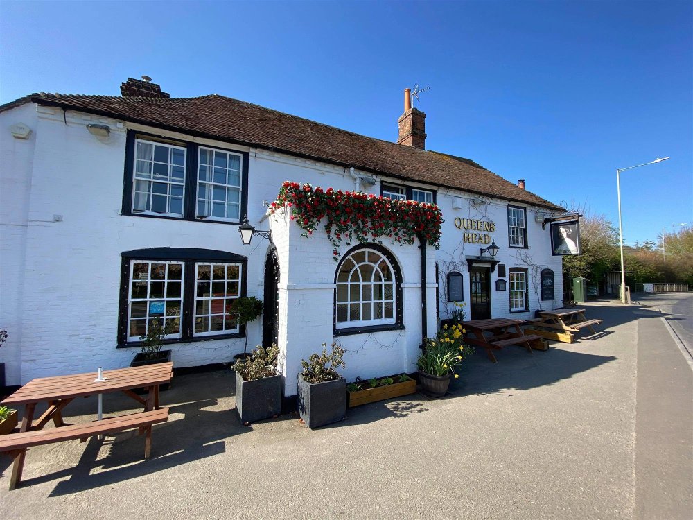 KENT - PUB IN EXPANDING ASHFORD SUBURB