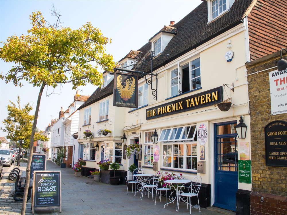 KENT - THRIVING TOWN PUB