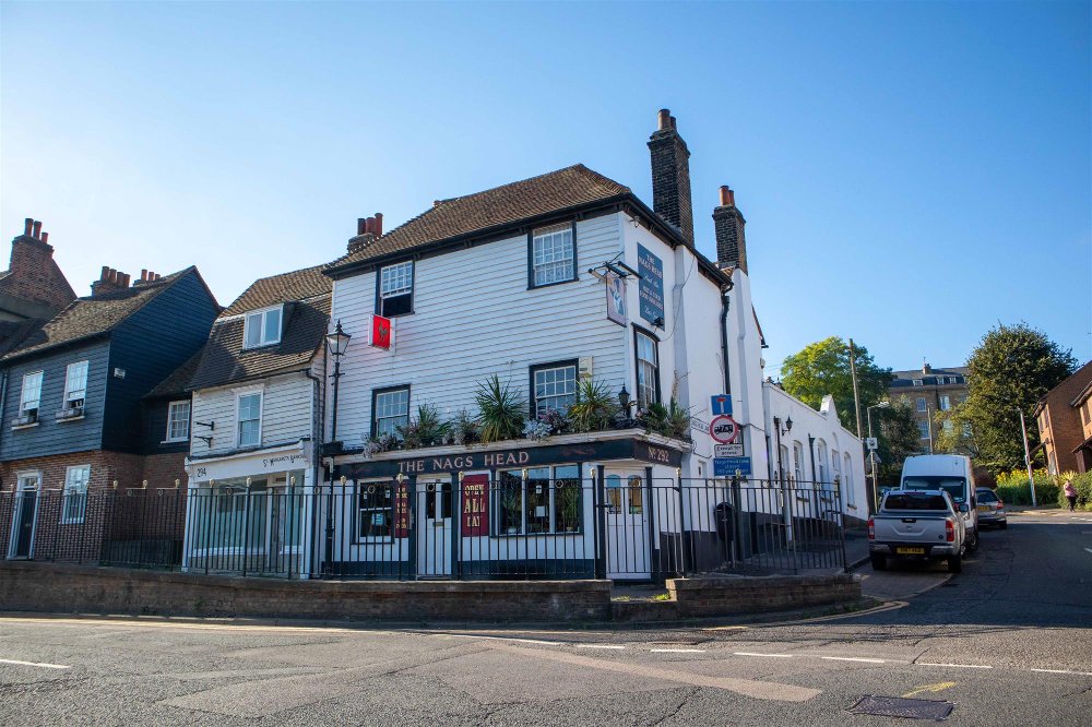 KENT - FREE-OF-TIE PUB BY UNIVERSITY