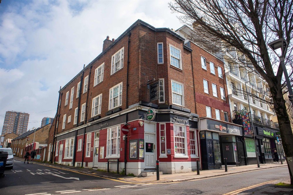 EAST SUSSEX - CENTRAL BRIGHTON PUB & LETTING ACCOMMODATION