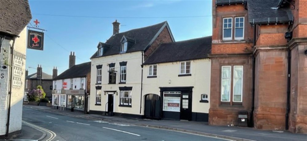 SHROPSHIRE - MARKET TOWN CENTRE COACHING INN