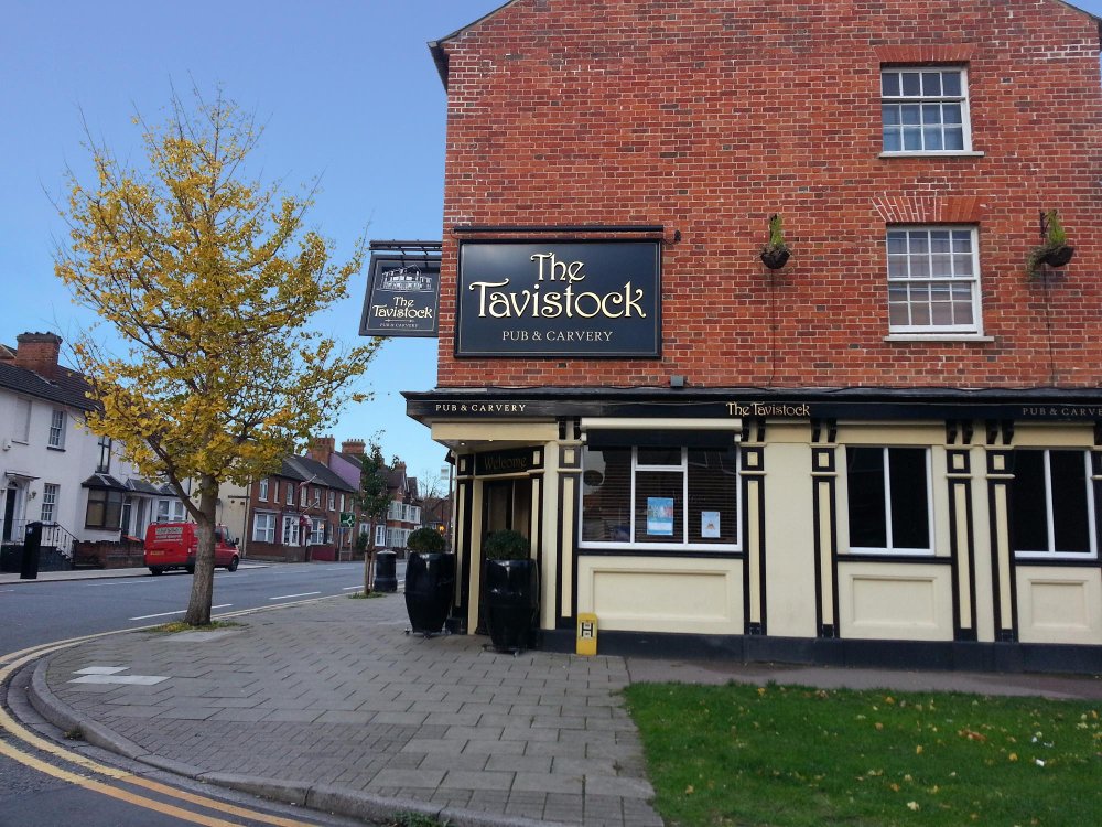 BEDFORD, BEDFORDSHIRE - HIGHLY PROFITABLE PUB & CARVERY, FREE OF TIE LEASEHOLD OPPORTUNITY