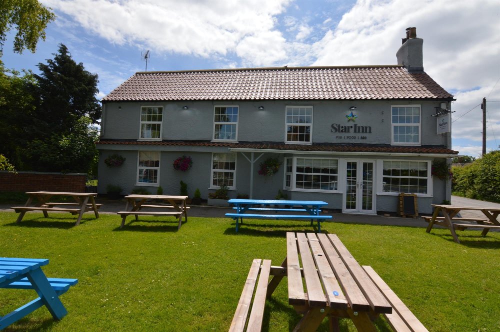 NORTH YORKSHIRE - LOVELY COMMUNITY PUB AND B & B 