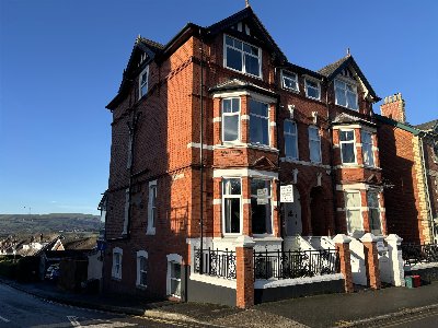 MID WALES - WELL-APPOINTED WALES TOURIST BOARD 4* GUEST HOUSE 