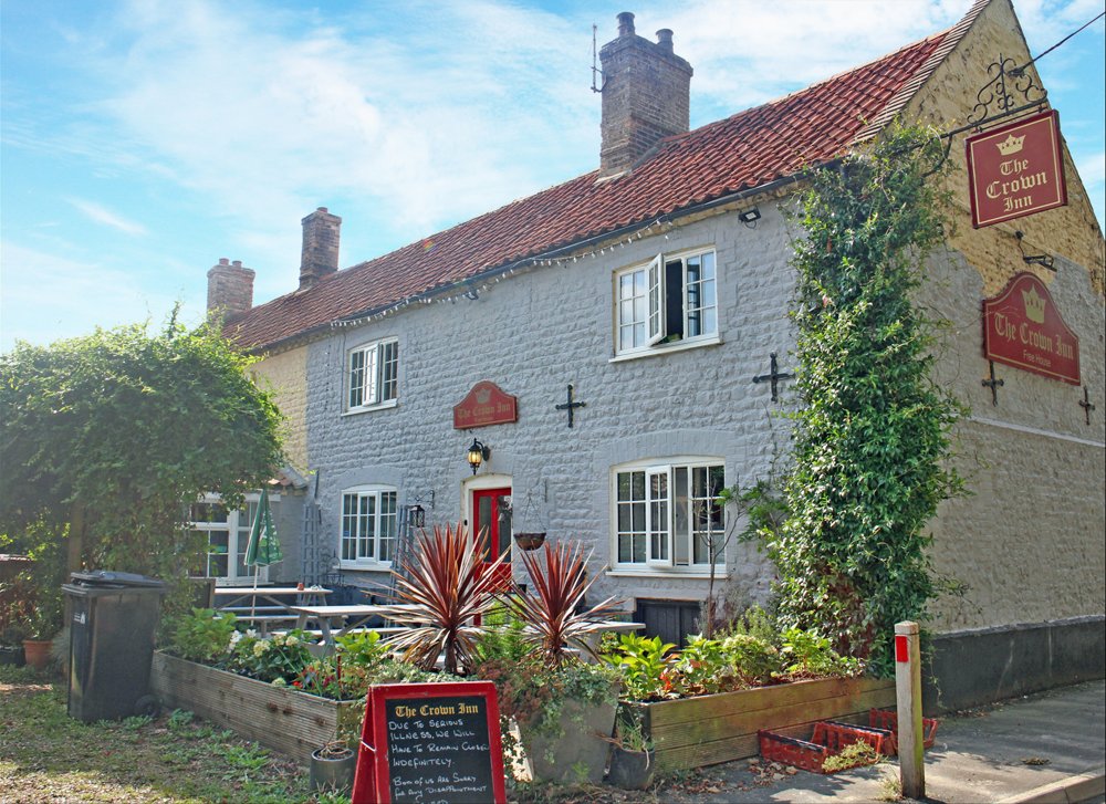 NORFOLK - 17TH CENTURY PUBLIC HOUSE WITH BAR & RESTAURANT 