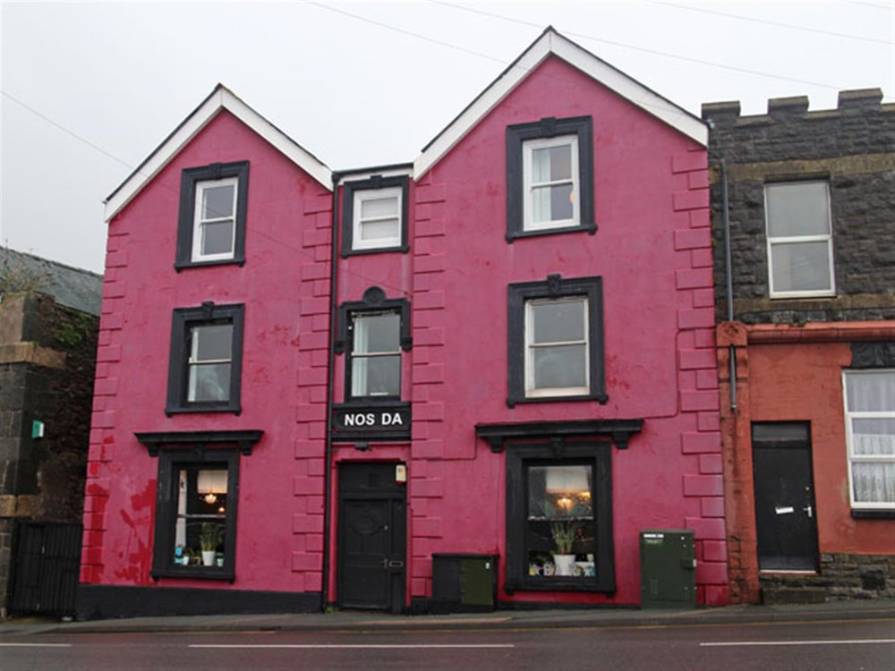 PEMBROKESHIRE - SUBSTANTIAL PUBLIC HOUSE WITH LETTING ACCOMMODATION