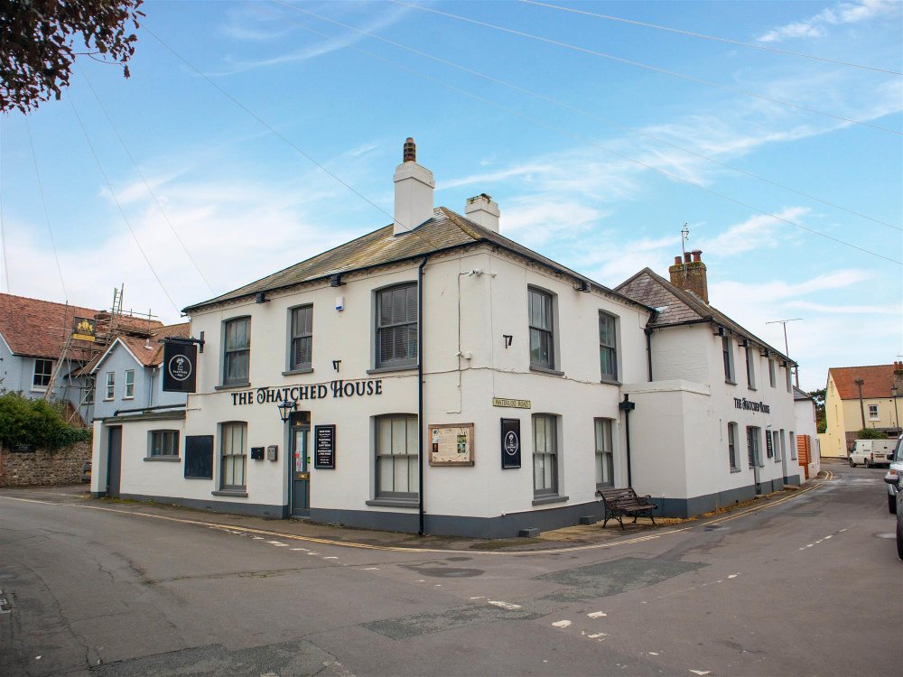 WEST SUSSEX - SUPERBLY REFURBISHED PUB