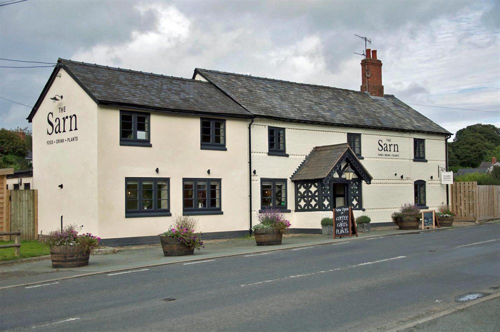 POWYS/SHROPSHIRE BORDER - MAIN ROAD PUB & RESTAURANT