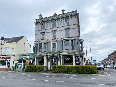 YORKSHIRE COAST - FIVE STOREY BAR and RESTAURANT WITH 11 APARTMENTS