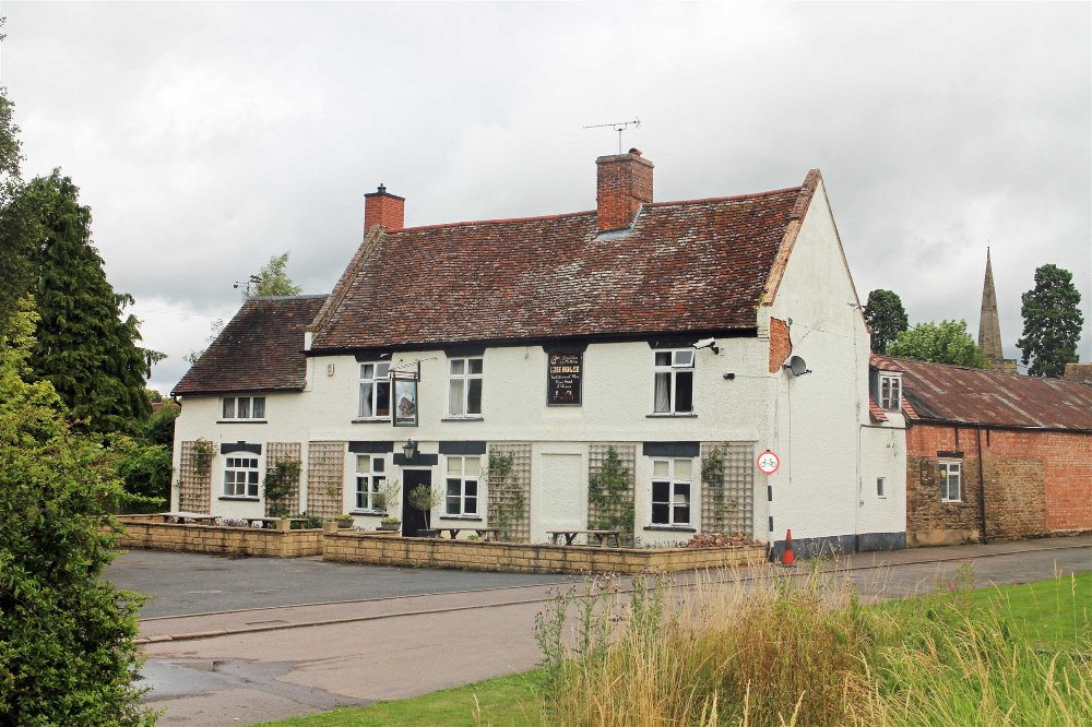 WARWICKSHIRE - CENTURIES OLD CHARACTER FREEHOUSE